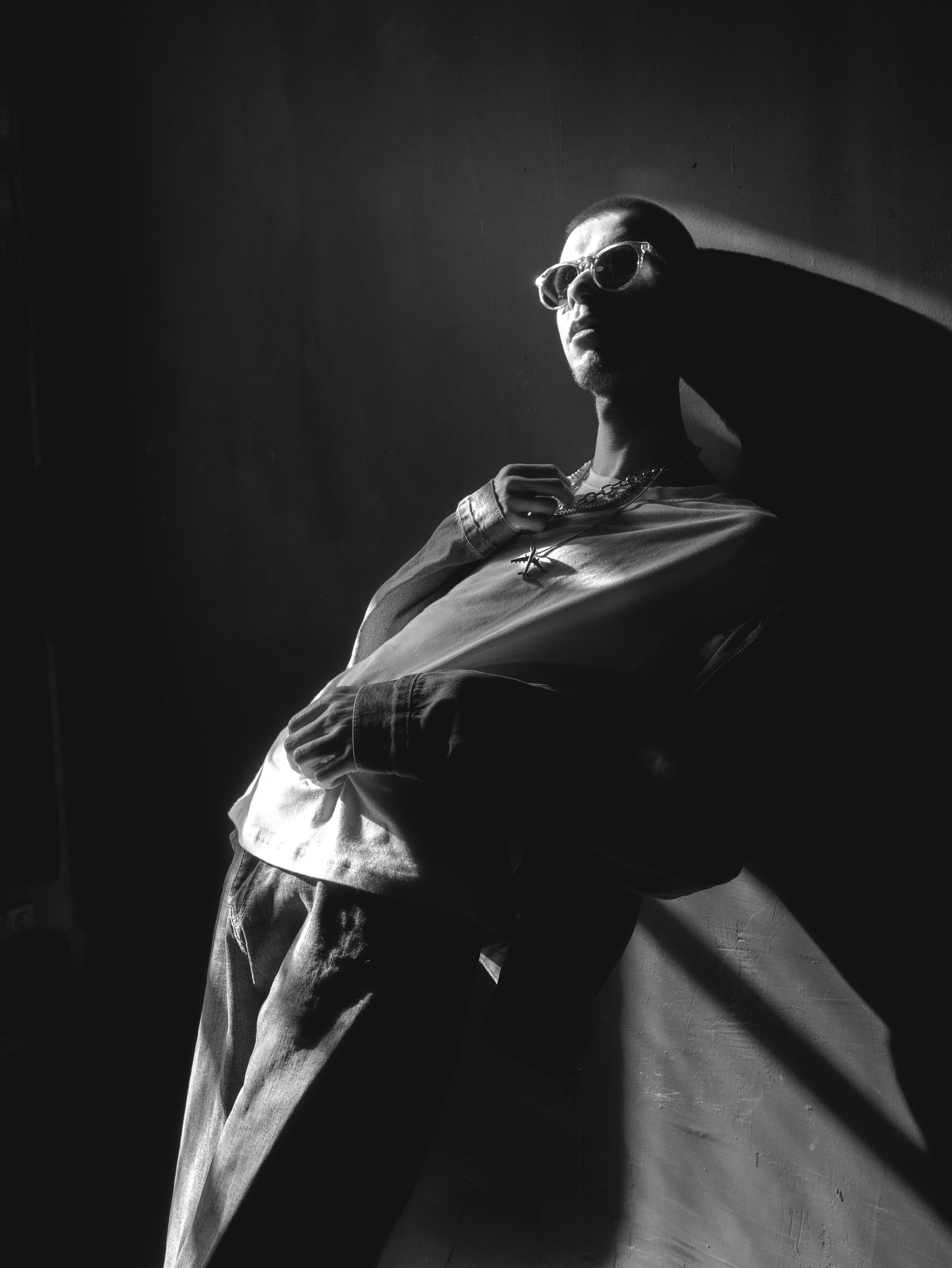 Семен. Фотосессия в черно-белом стиле. Фотосессия в Спб в студии, фотограф Панютина Марина