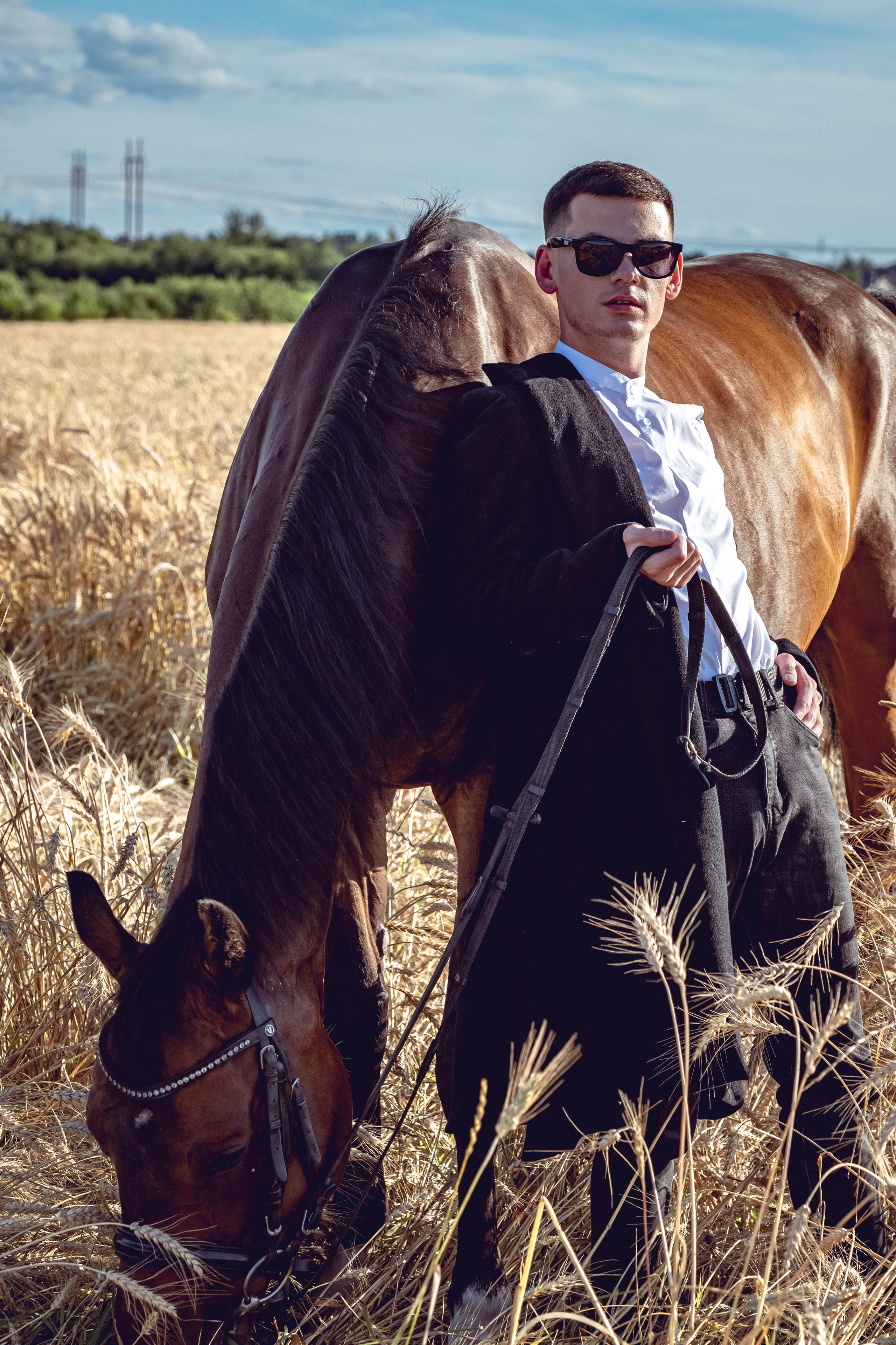 Фотодень в поле с конями. Фотосессия в Спб в студии, фотограф Панютина Марина