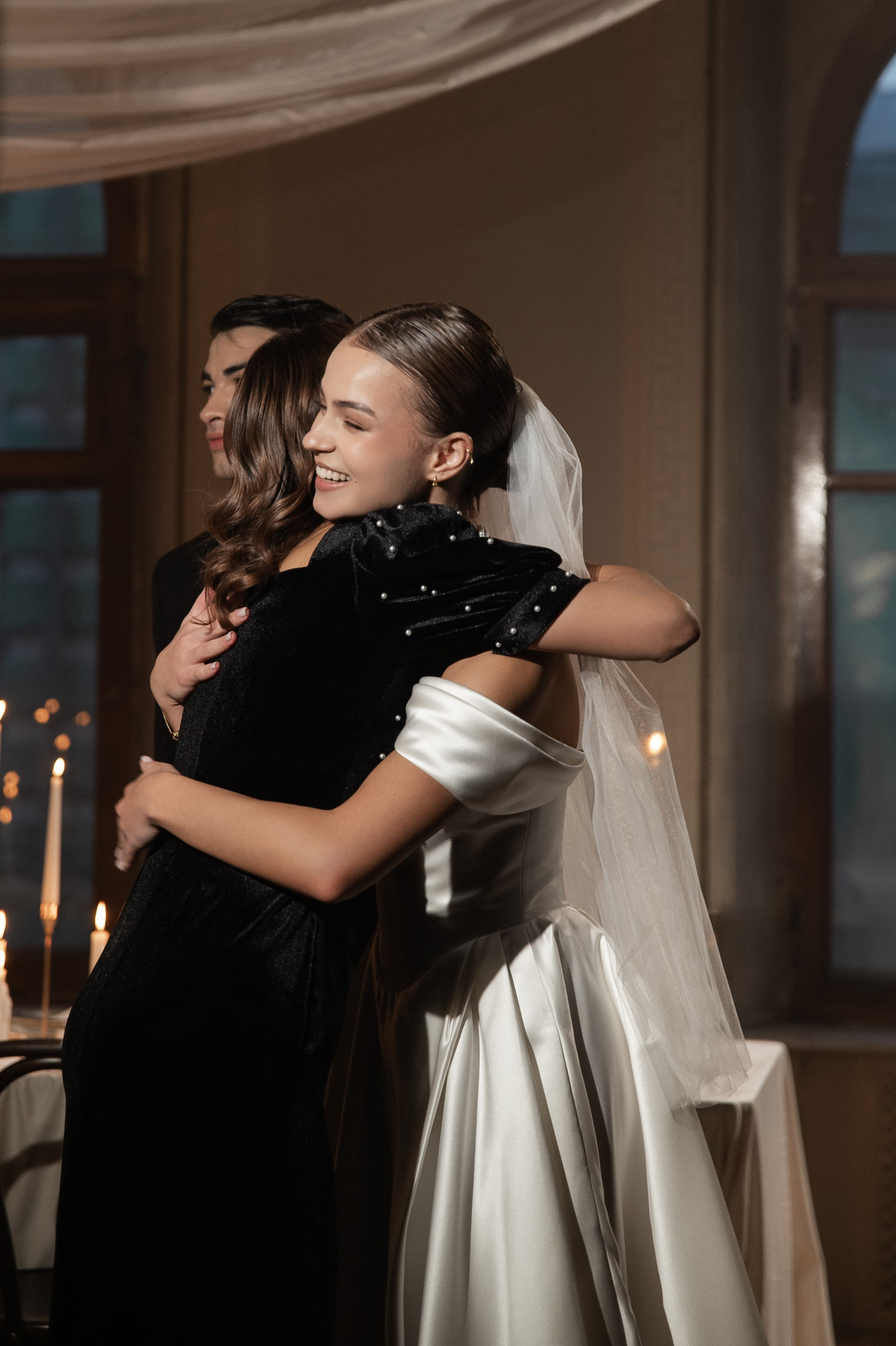 Камерный свадебный ужин при свечах в старинном особняке в фотостудии 21. Kult. Ярослава Ерина — свадебный фотограф в Москве