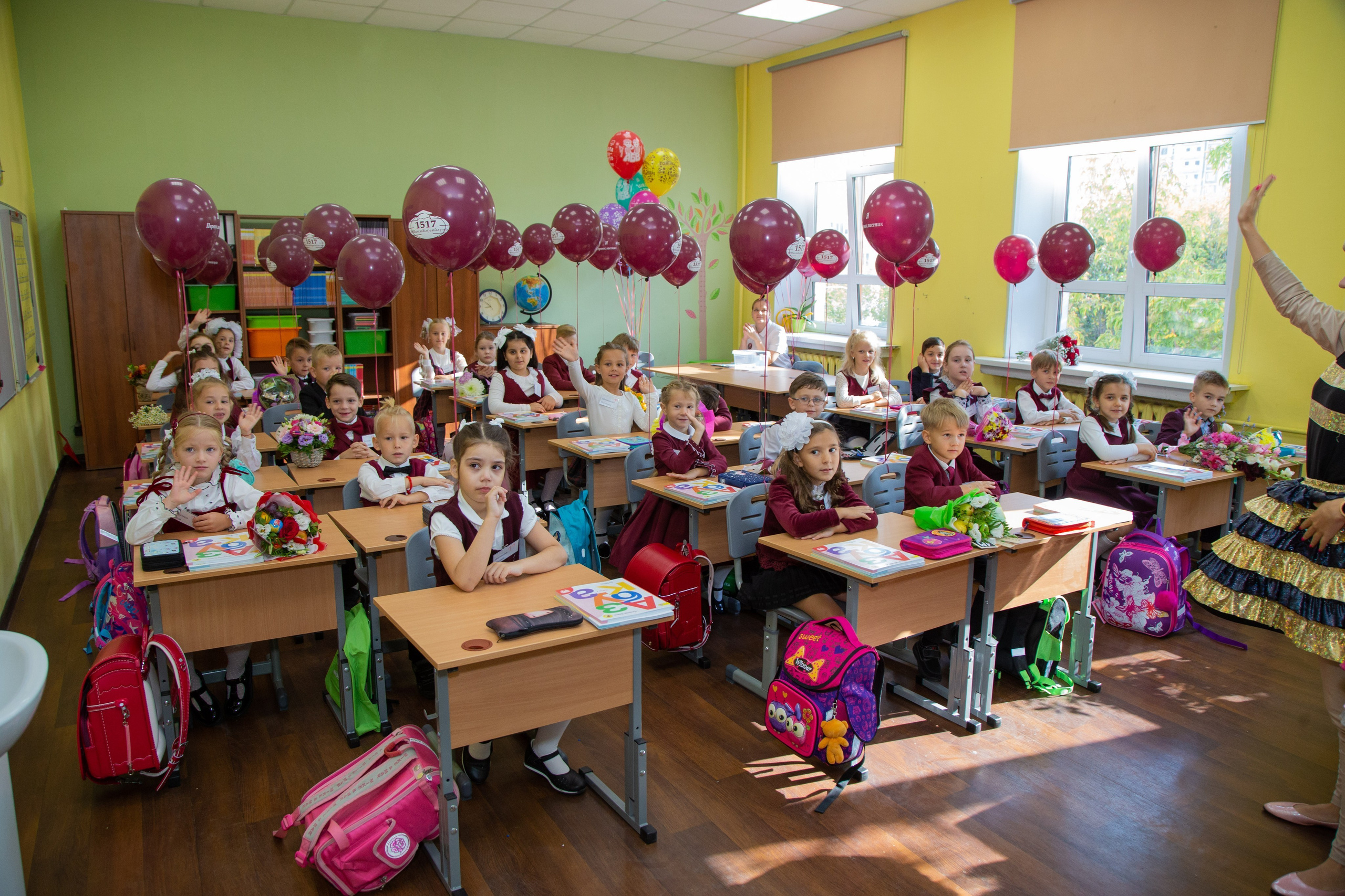 Последний звонок, выпускной в школе. «Студия DRONAVT`s» — видеосъёмка и фотография г. Москва