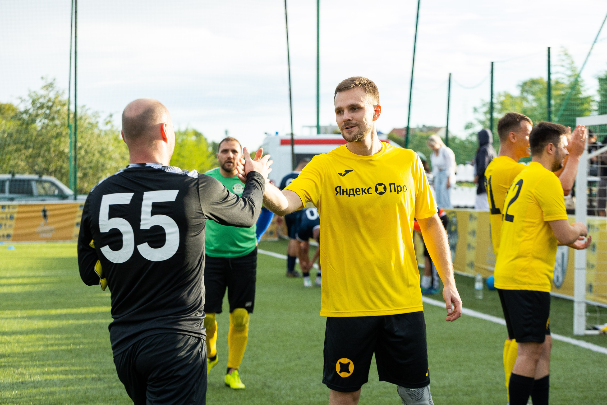 Футбольный матч между компаниями сферы такси. Фотограф Родион Нарудинов