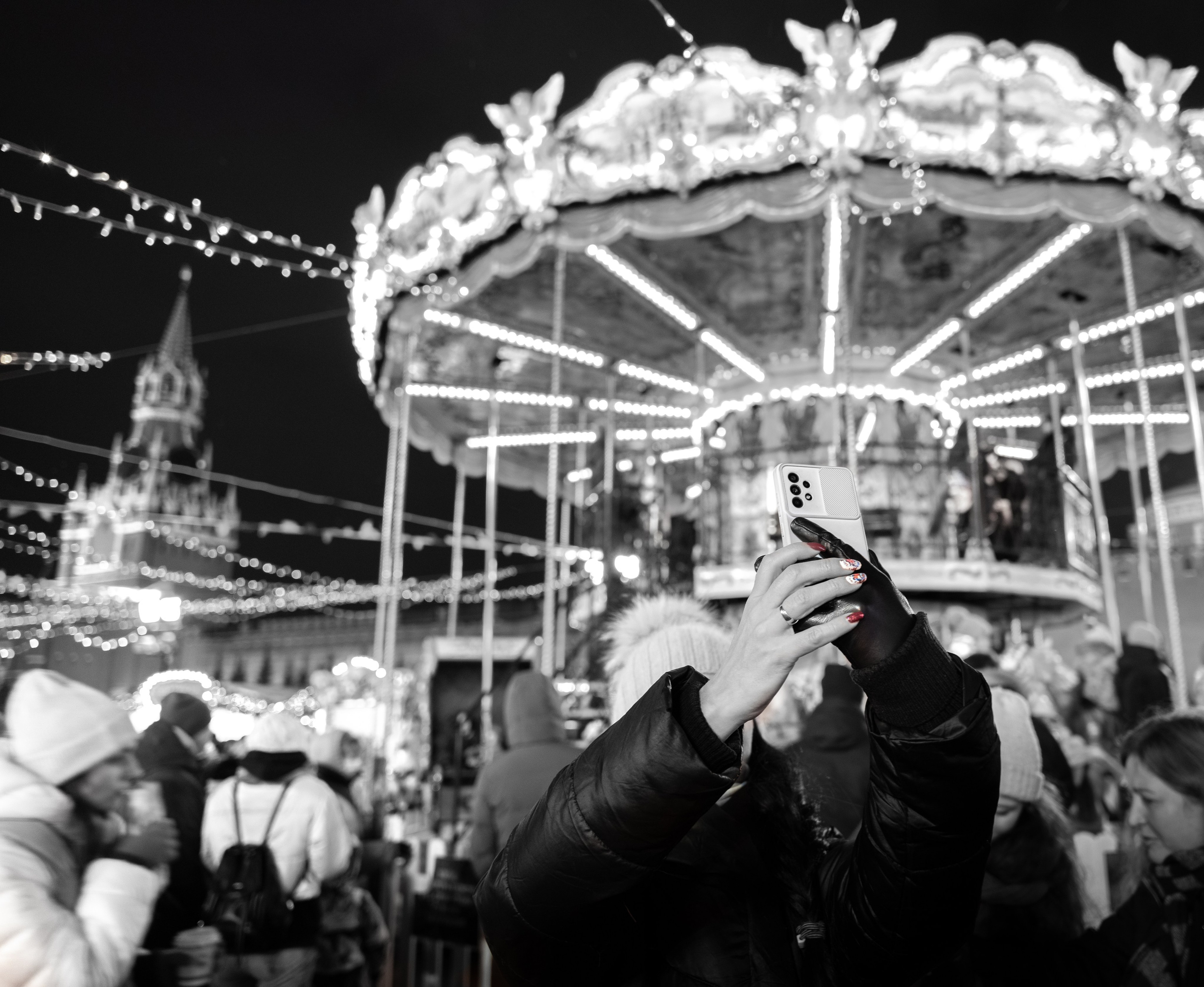 УЛИЦЫ. ПОБУДЬ ЗДЕСЬ И ЦЕЛЕЕ БУДЕТ ЭТОТ МИР