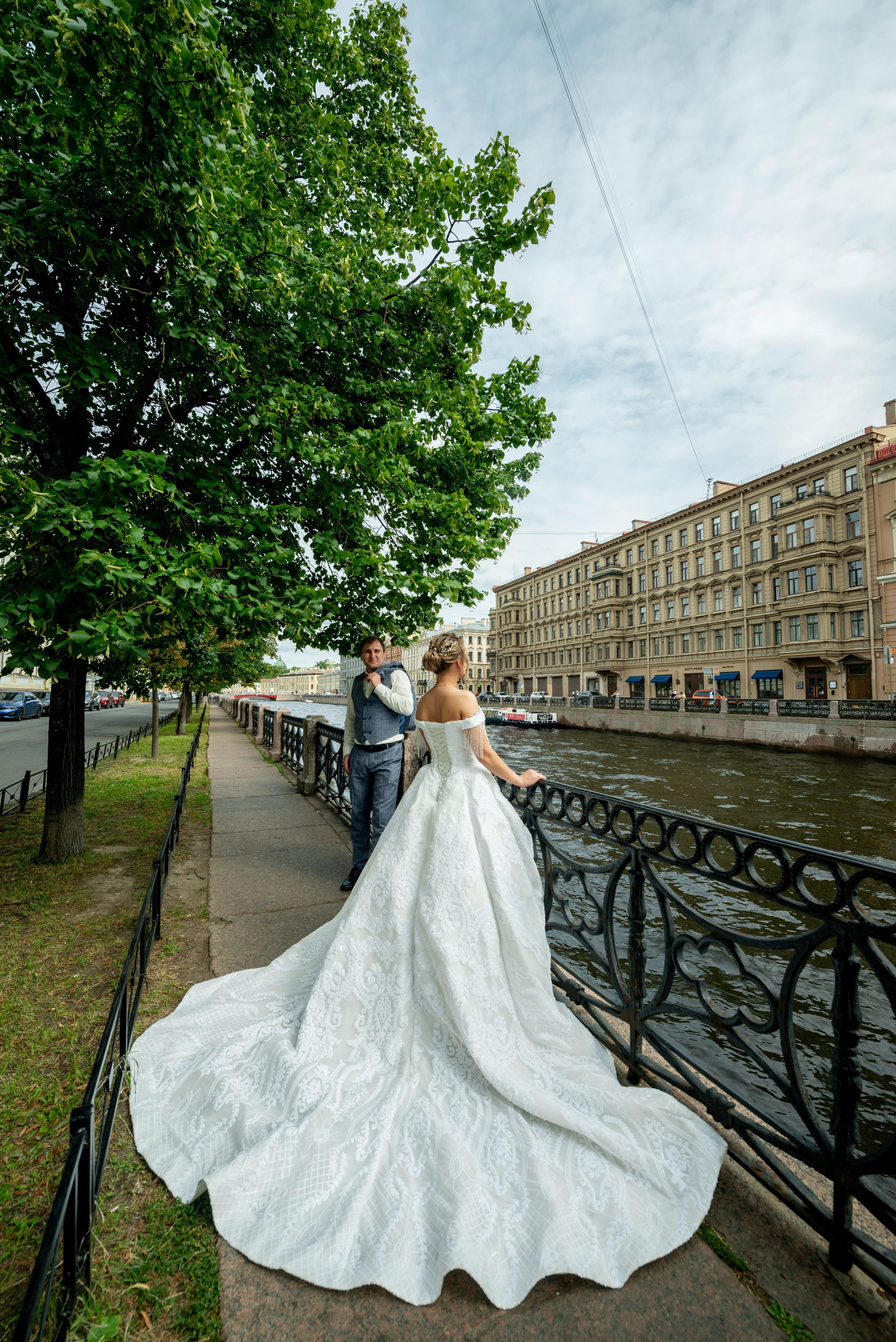 Анастасия и Игорь (фотосессия во Втором Дворце Бракосочетания, Польский сад, здание городской Ратуши). Портретный, семейный и свадебный фотограф в Санкт-Петербурге и в Пушкине Ширяев Денис