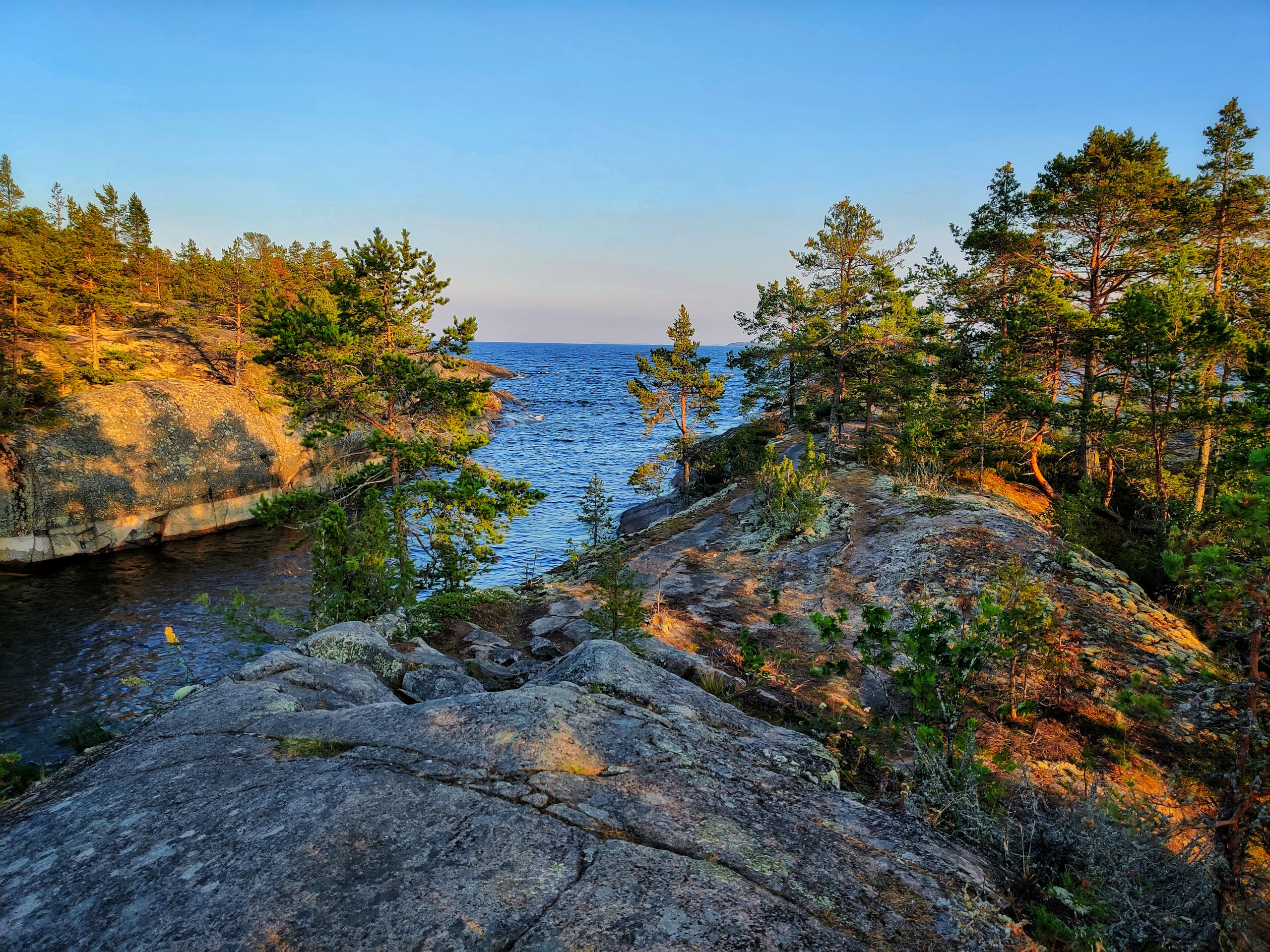 Путешествие по Карелии: Ладожские шхеры, закаты и дикая природа | Летние фото в августе