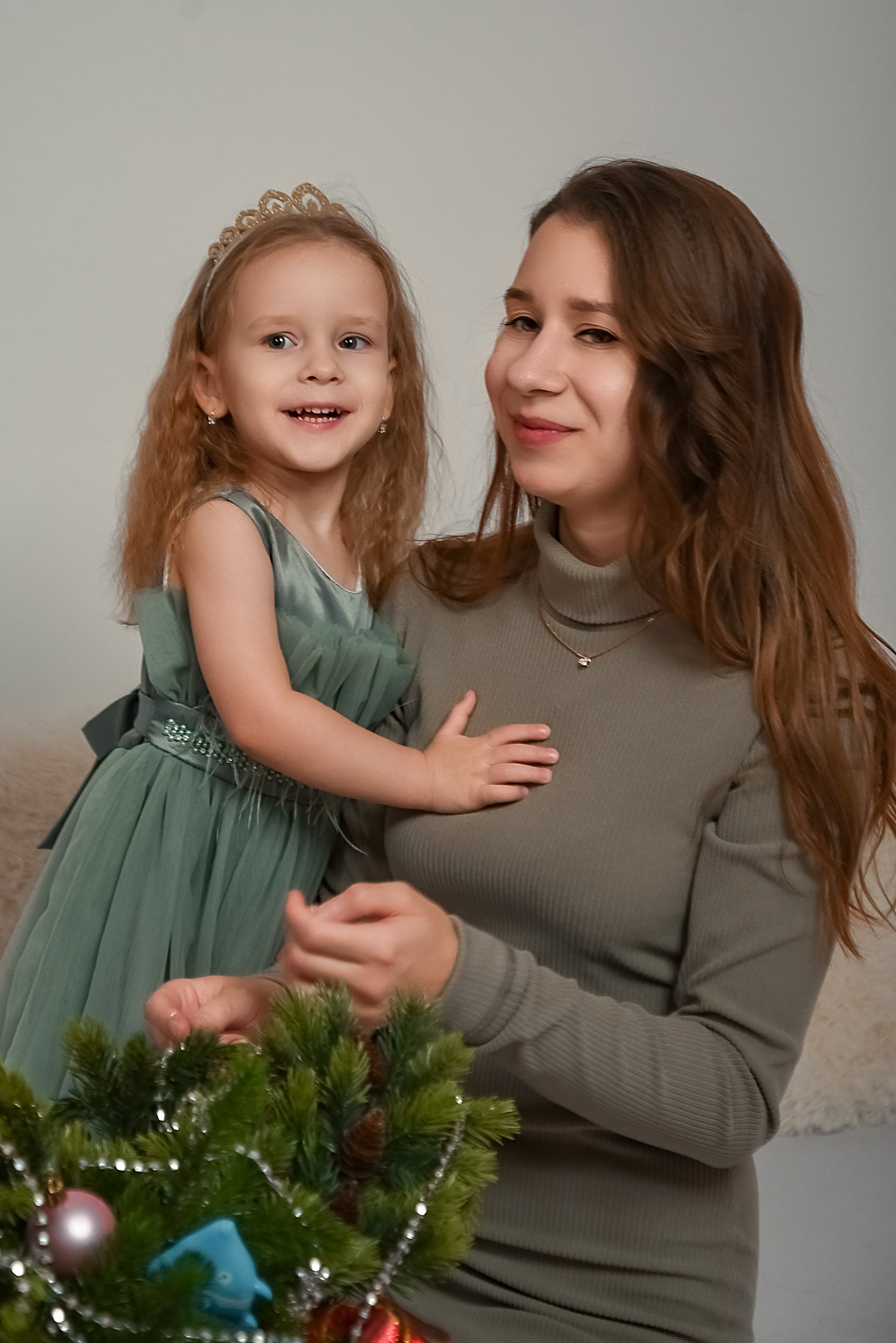 Новогодняя семейная фотосессия 2026 г. Фотограф Тула творческие фотосессии недорого Ольга Ромашина