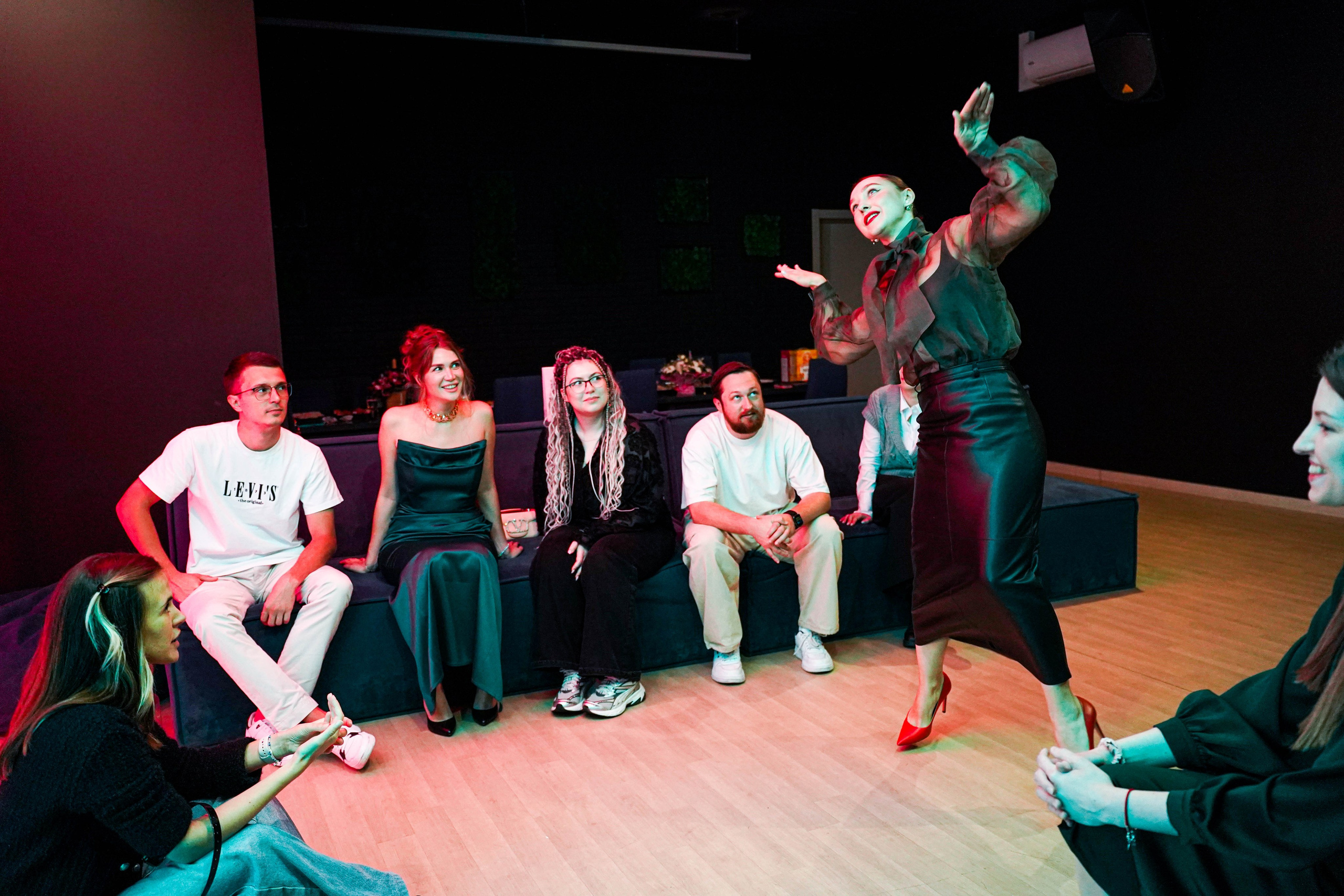 ДВА ДИВАНА ШОУ (ВЗРОСЛОЕ). Портфолио