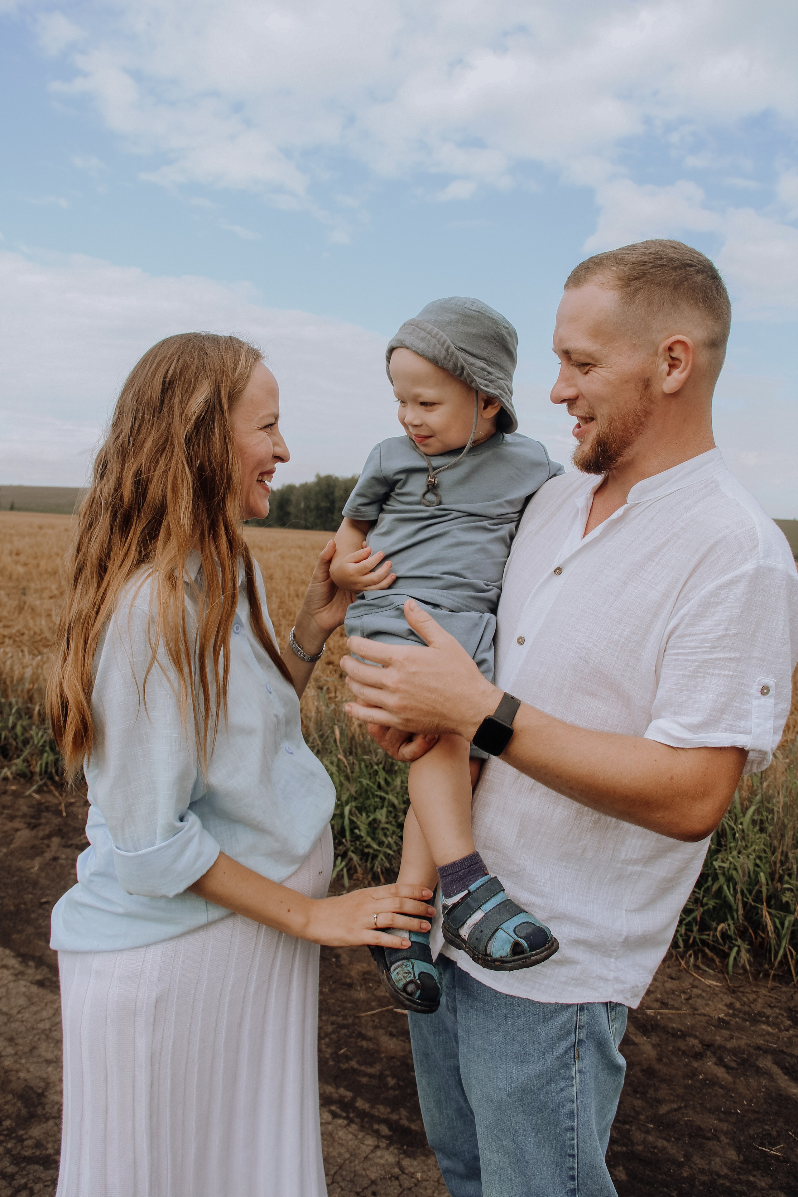 Семейная фотоистория. Виктория, Дмитрий и Ванюша. Семейный фотодуэт Ирина и Николай Власьевы. Фотосессии в Новосибирске