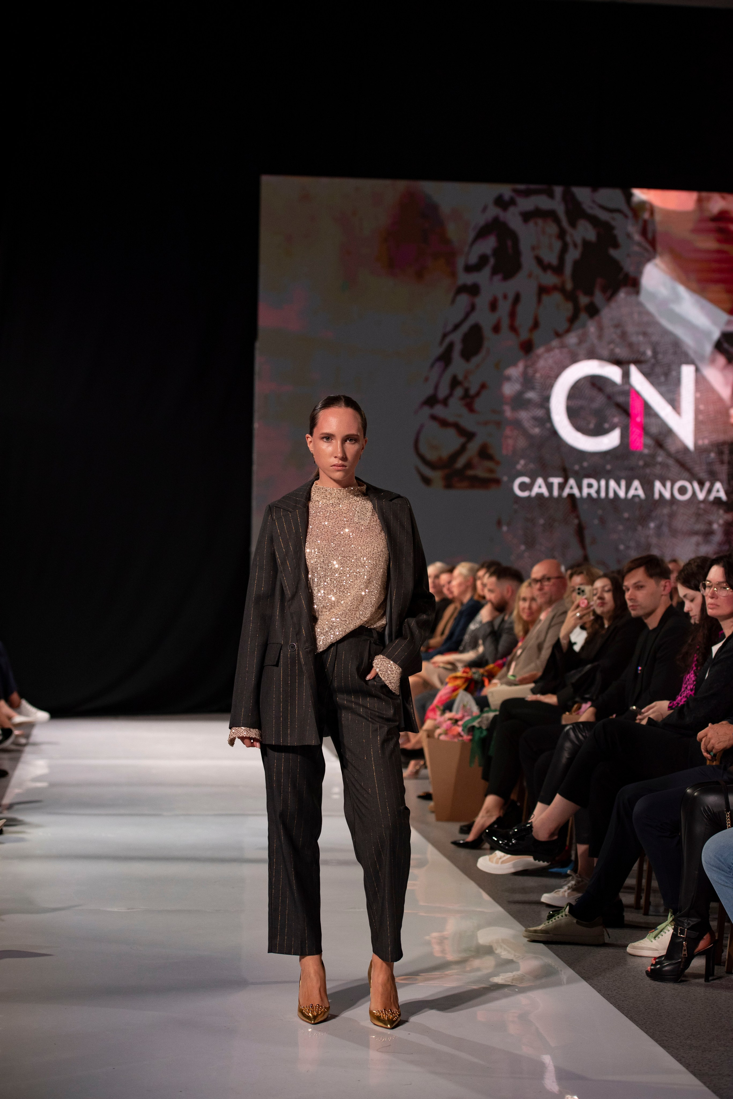 Фотограф на модельный показ. Свадебный, семейный, фэшн фотограф, школьный фотограф в Сочи