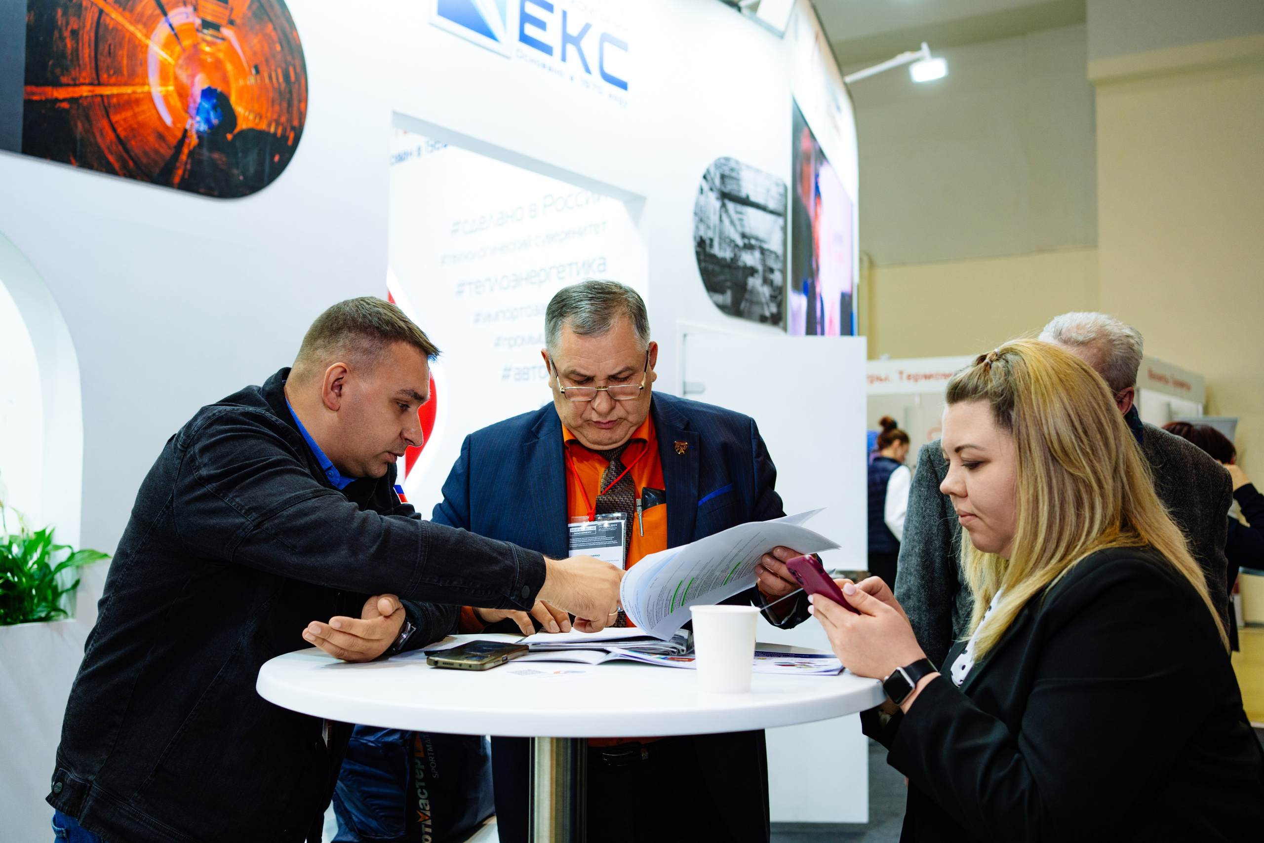 Heat & Electro Machinery Expo (стенд группы компаний ЕКС). Репортажный и портретный фотограф Алексей Полячек