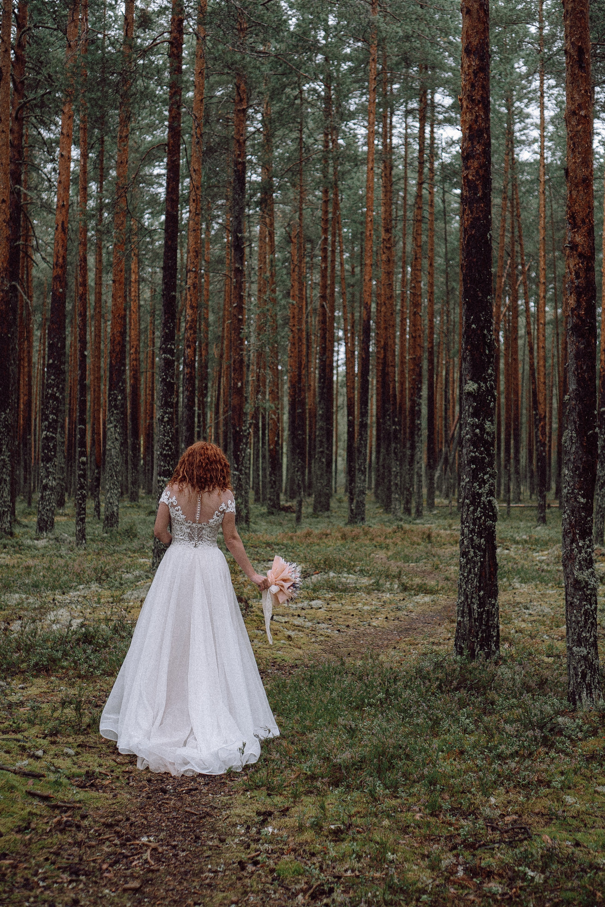 СВАДЕБНАЯ ФОТОСЕССИИЯ ПАРЫ В ГОРОДЕ ПРИОЗЕРСК В СОСНОВОМ ЛЕСУ И С ПИКАПОМ. Профессиональный фотограф, Санкт-Петербург — Виктория Богомолова