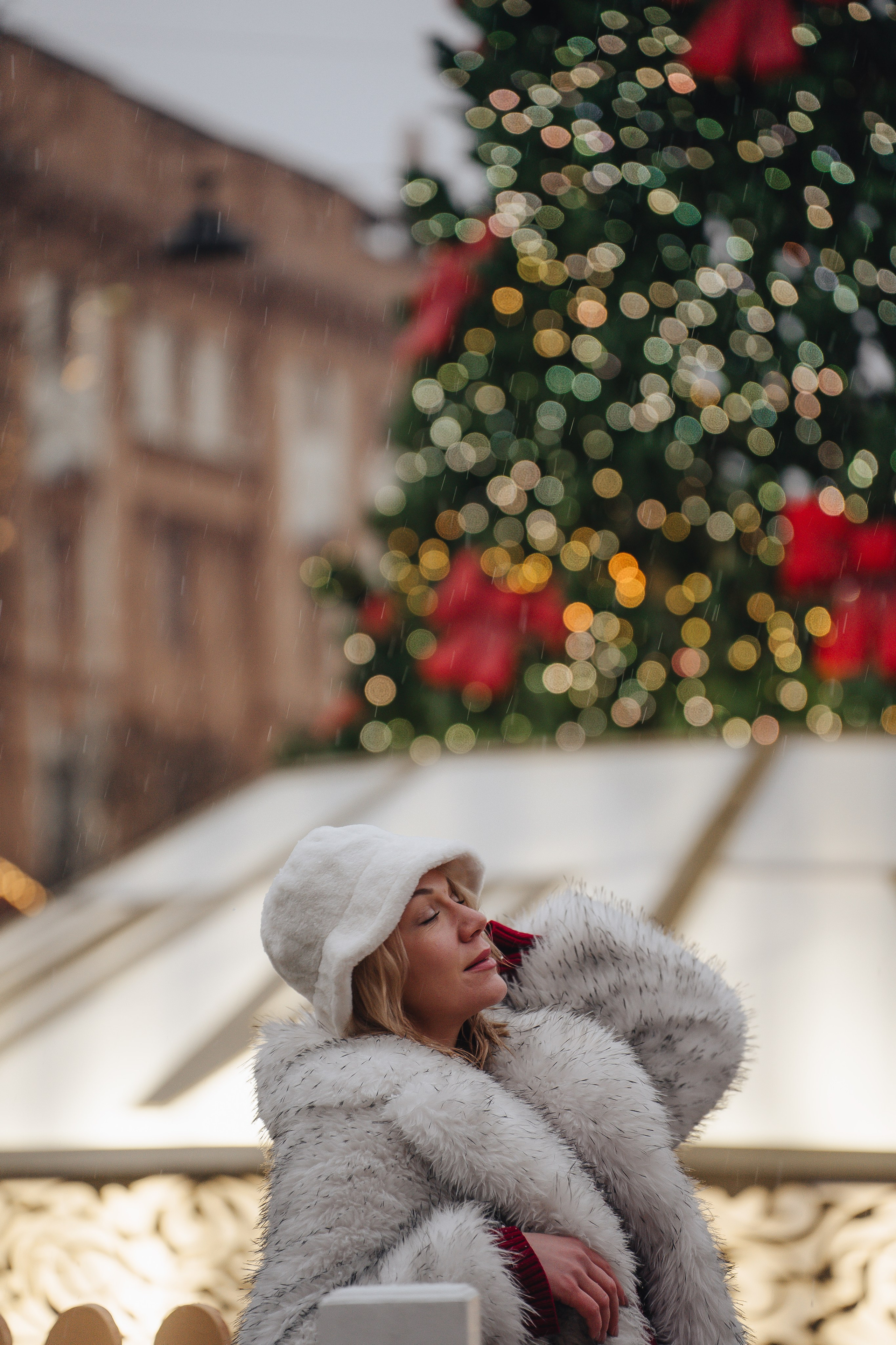 ПРОГУЛКА НА МАНЕЖНОЙ ПЛОЩАДИ ДЛЯ ДЕВУШКИ ПЕРЕД НОВЫМ ГОДОМ (НОВОГОДНЯЯ ФОТОСЕССИИЯ НА МАНЕЖНОЙ ПЛОЩАДИ). Профессиональный фотограф, Санкт-Петербург — Виктория Богомолова