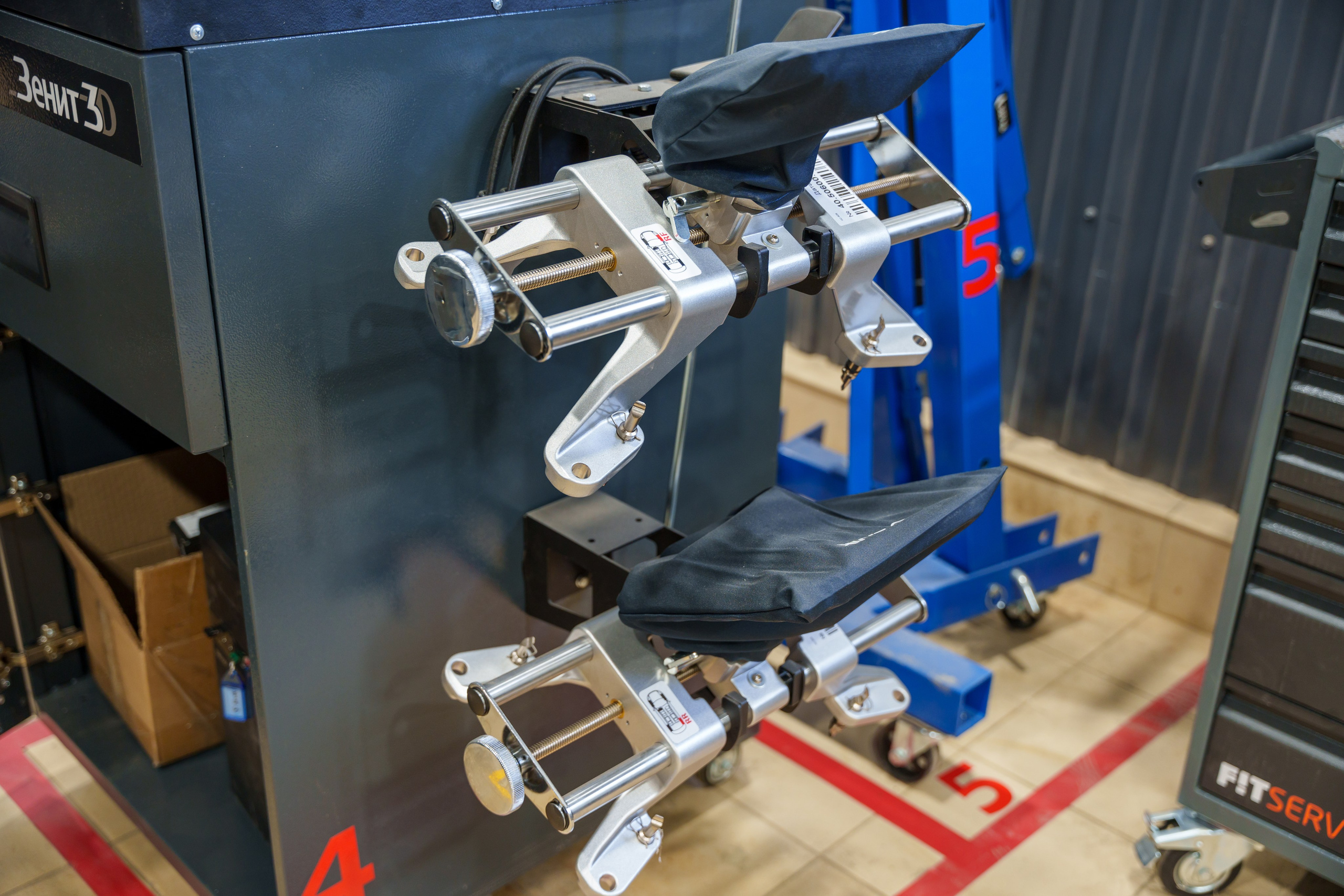 Интерьерная фотосъемка автосервиса Fit Service в Краснодаре — Профессиональная фотосъемка интерьера техцентра в Краснодаресеть СТО. Шедевры для Вас! Фотограф и Видеограф в Краснодаре Пахиев Руслан