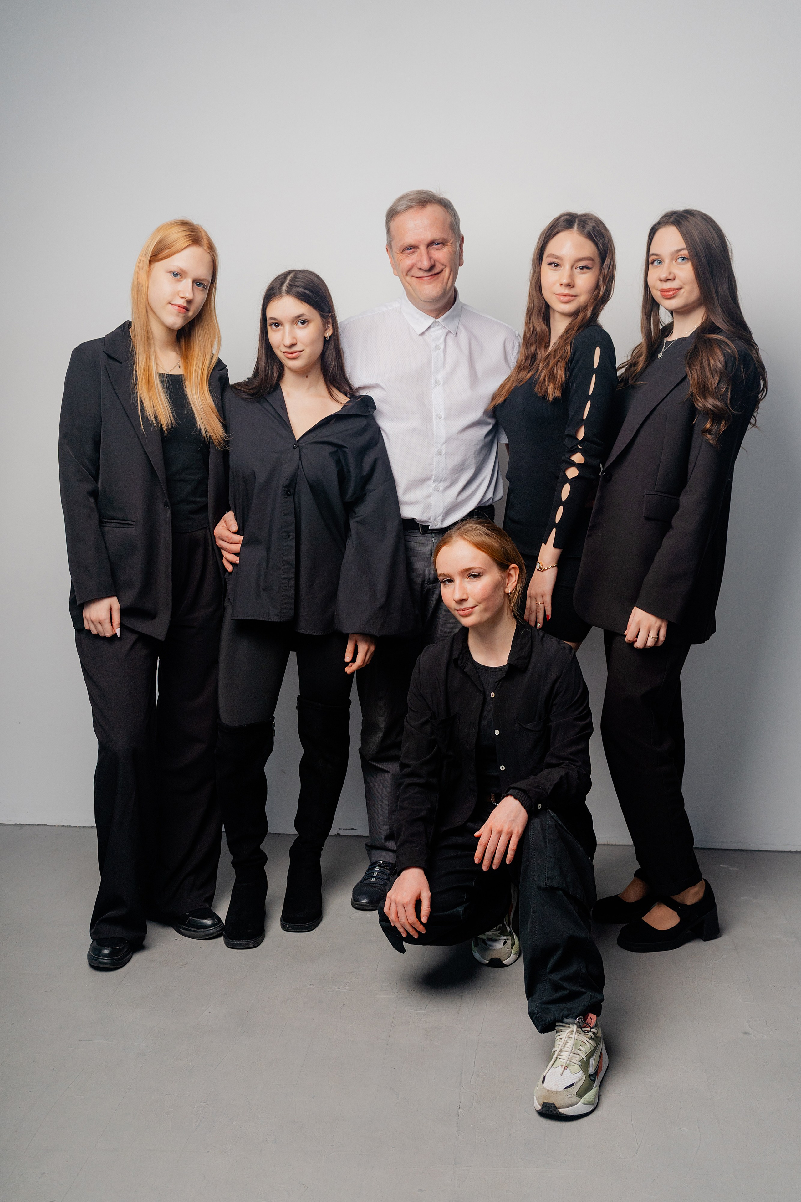 11 класс Студия. Фотограф Софья Володкина