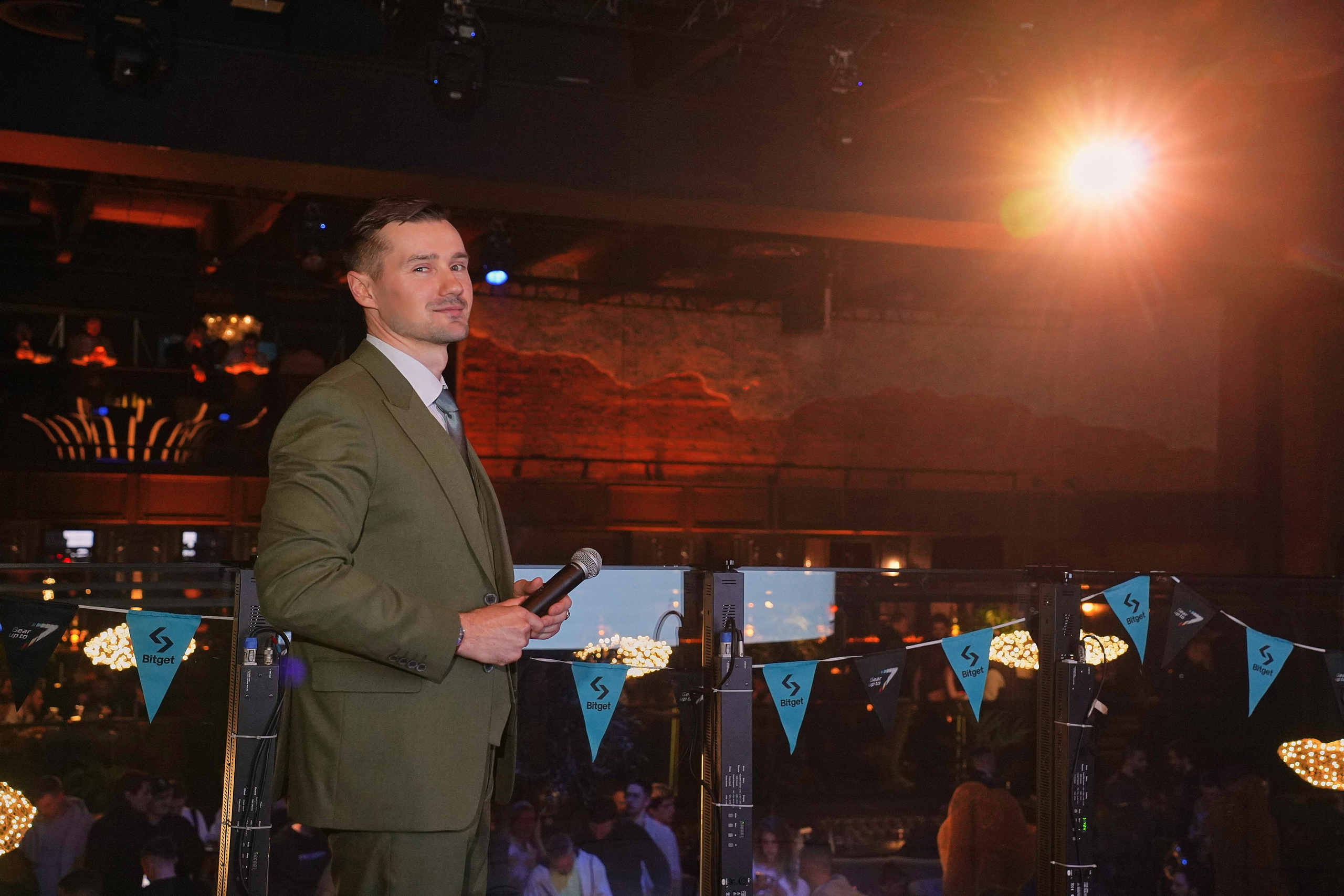 Bitget. Фотограф