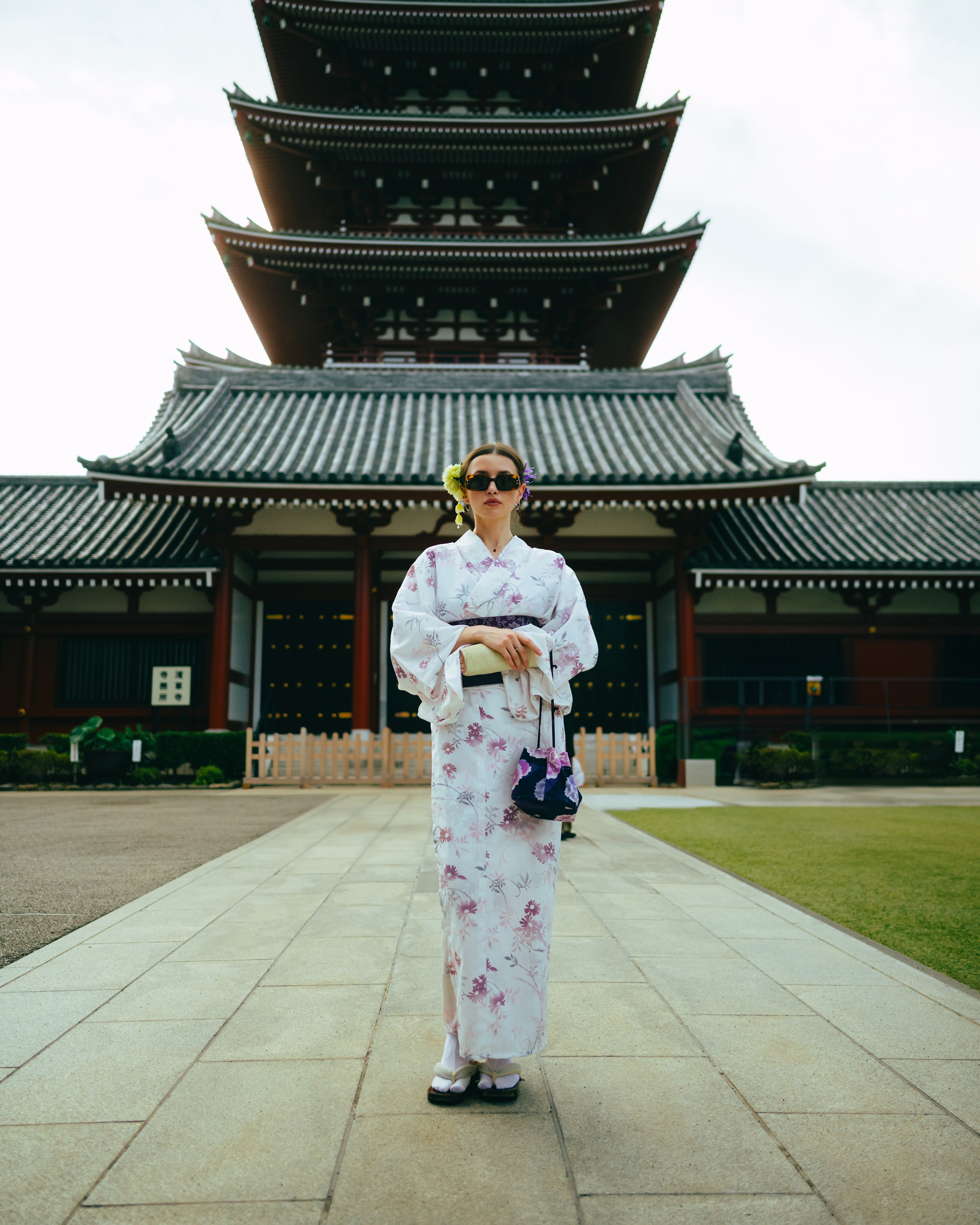 Nailya Anton and Varvara. Asakusa. Photographer in Tokyo Anatolii Ozarto