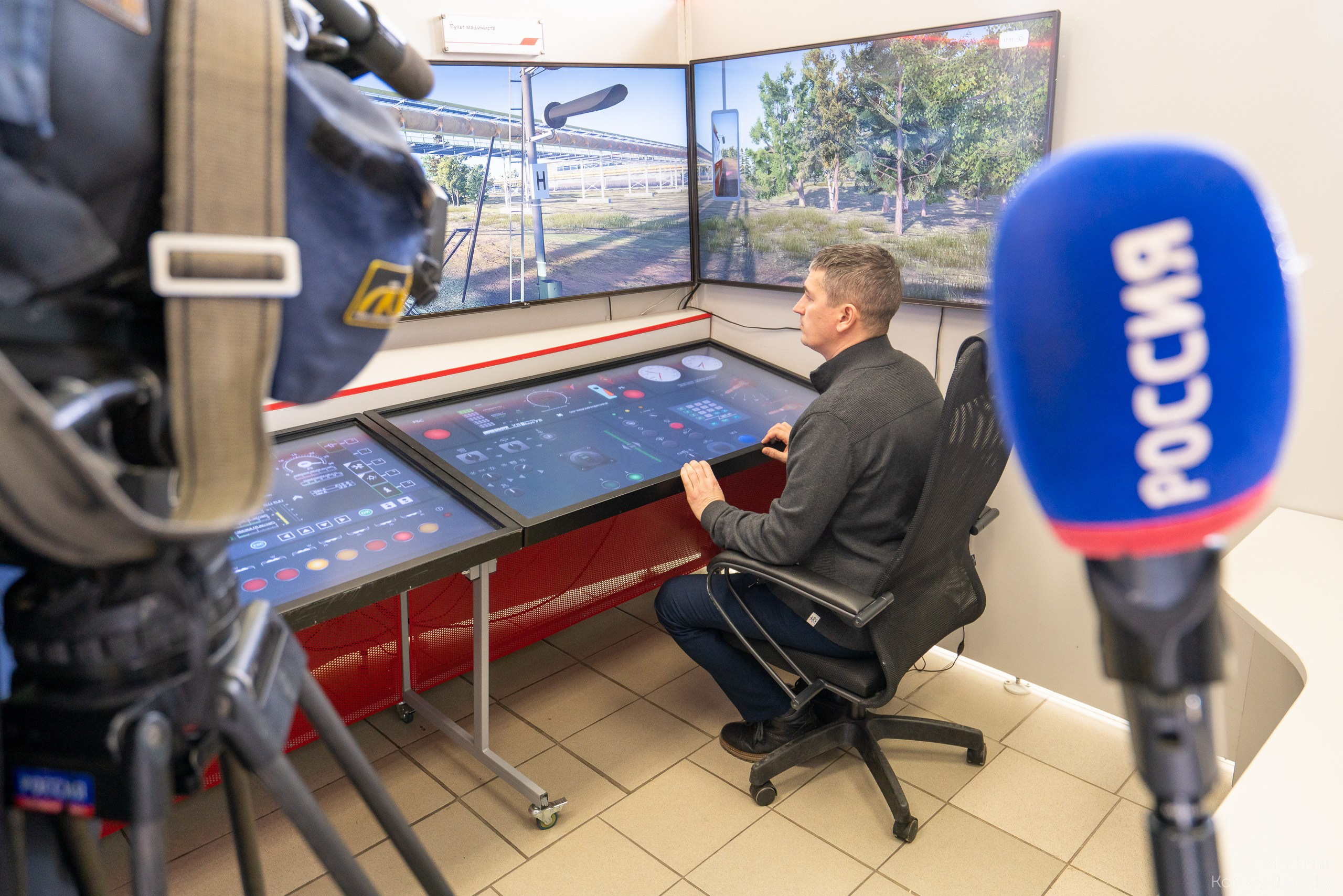 Открытие лабораторий. Фотограф Владимир Коровяковский