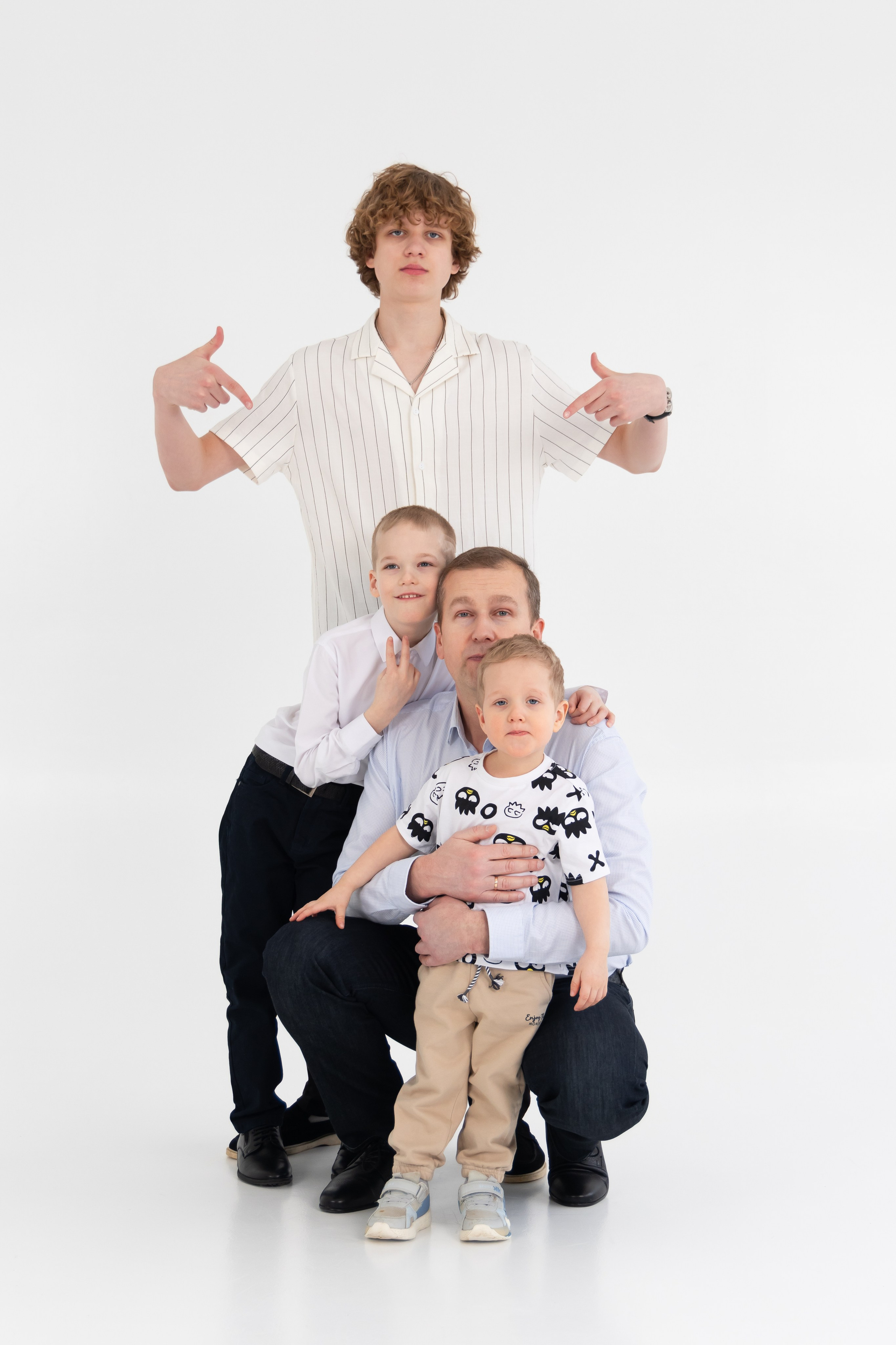 Давыдовых много не бывает! Семейная фотосессия в студии. Фотограф в Екатеринбурге Пойгина Елена