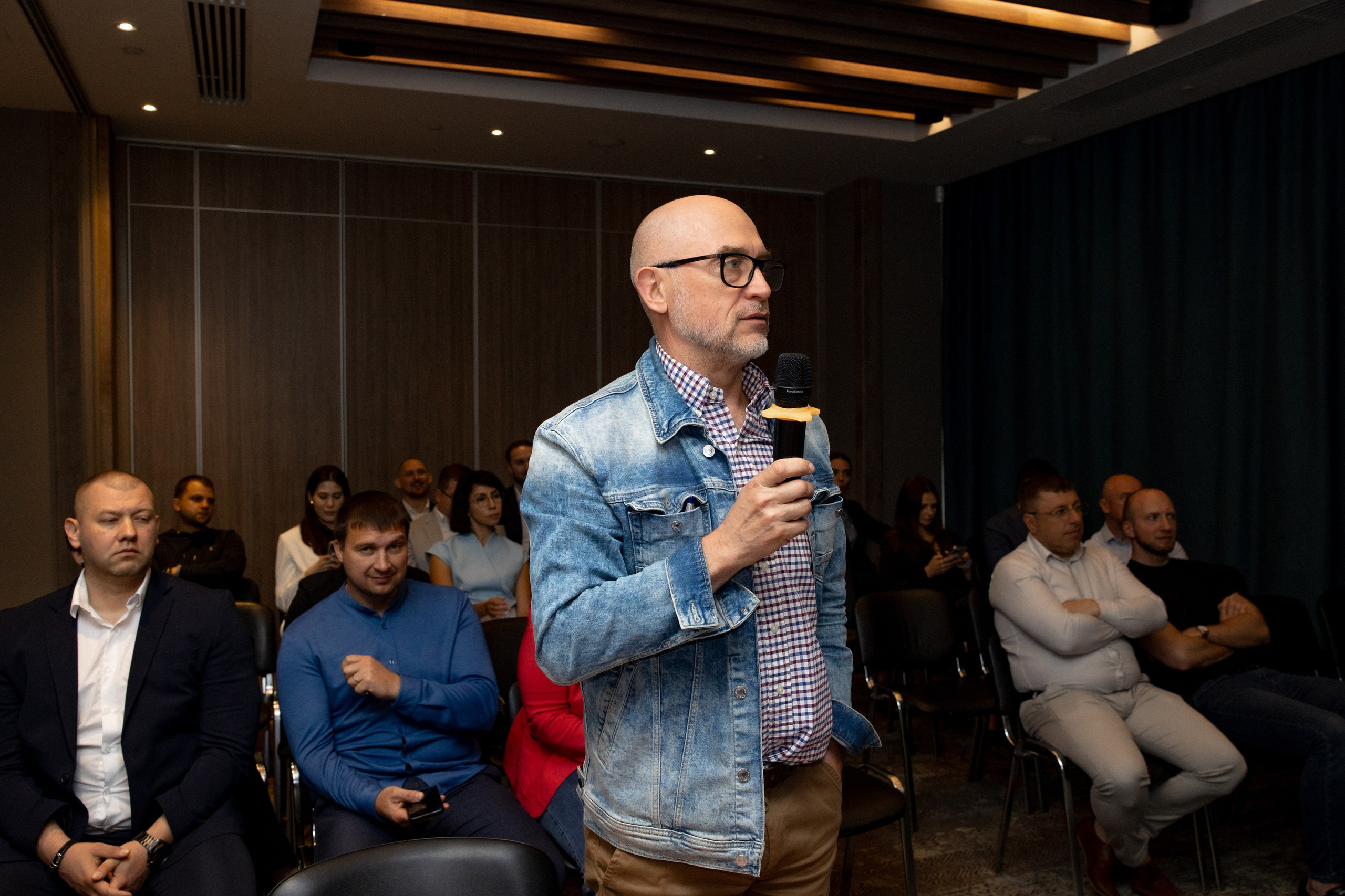 Лучший фотограф форумов и конференций в Москве по выгодным ценам. Бизнес-фотограф, корпоративный фотограф.