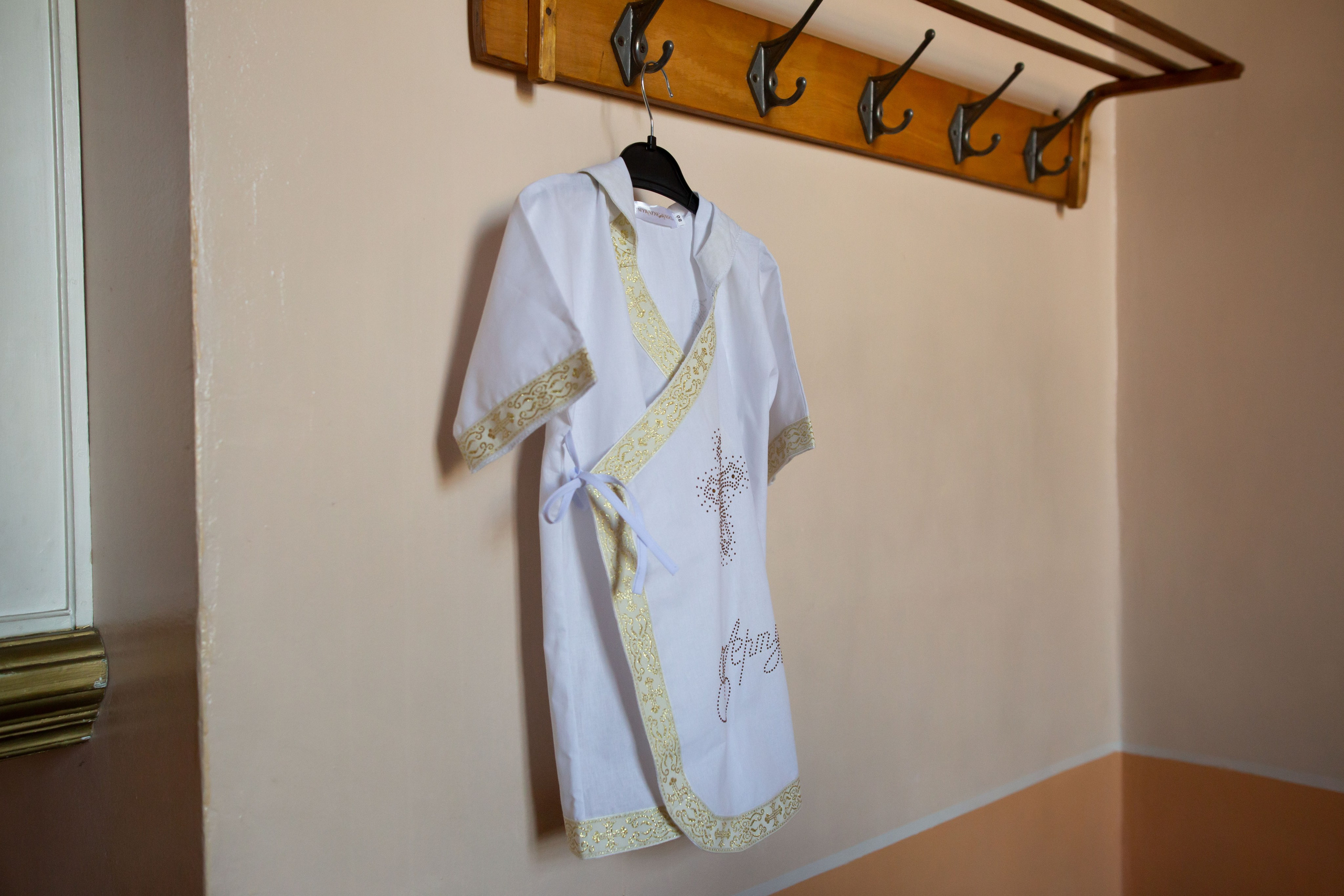 Крещение двух братьев. Храм Успения Пресвятой Богородицы. Семейный и детский фотограф Анна Петракова