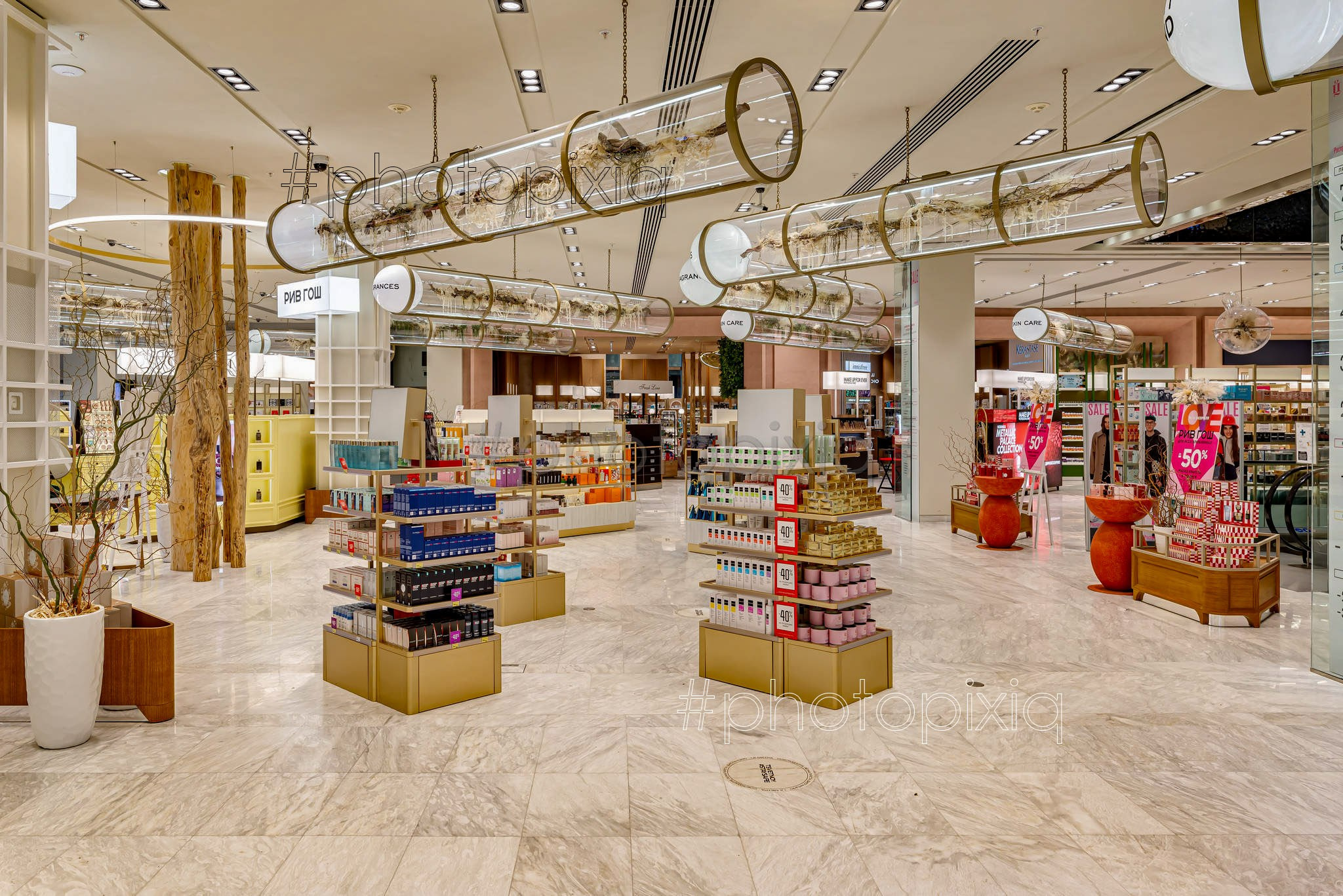 Интерьерная съёмка магазина парфюмерии и косметики Рив Гош. Интерьерная съёмка и виртуальные туры — Интерьерный фотограф Кузнецов Сергей (photopixiq)