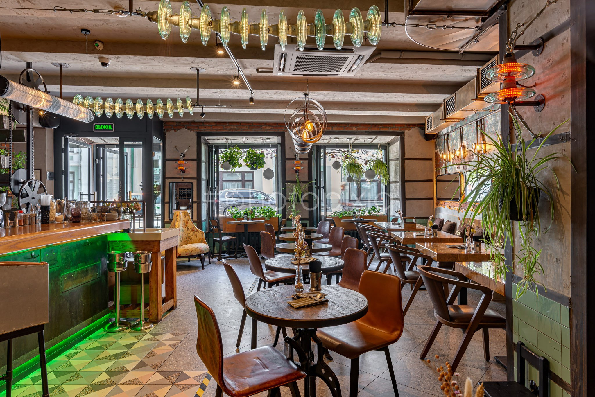Интерьерная съёмка бара Masters & Margaritas на Пятницкой. Интерьерная съёмка и виртуальные туры — Интерьерный фотограф Кузнецов Сергей (photopixiq)