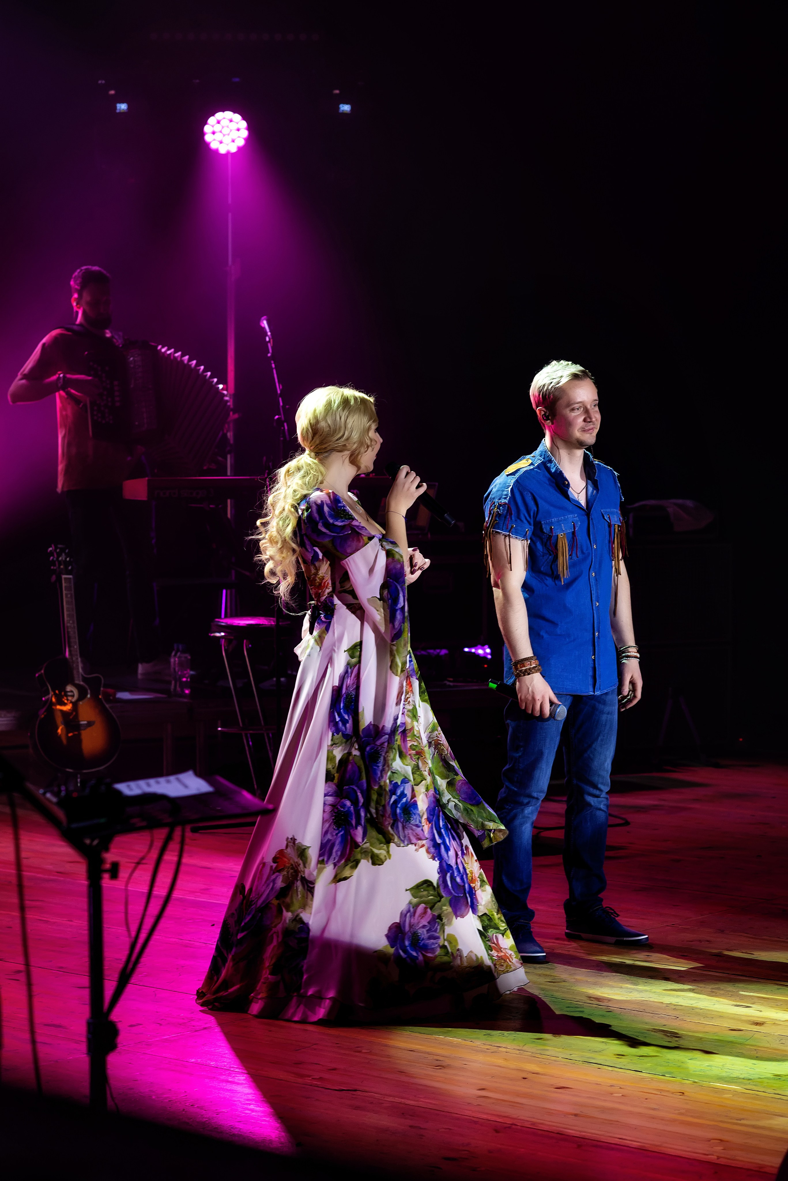 Концерт Пелагеи. Школьный, фэшн фотограф в Тюмени и в России Ирина Королева