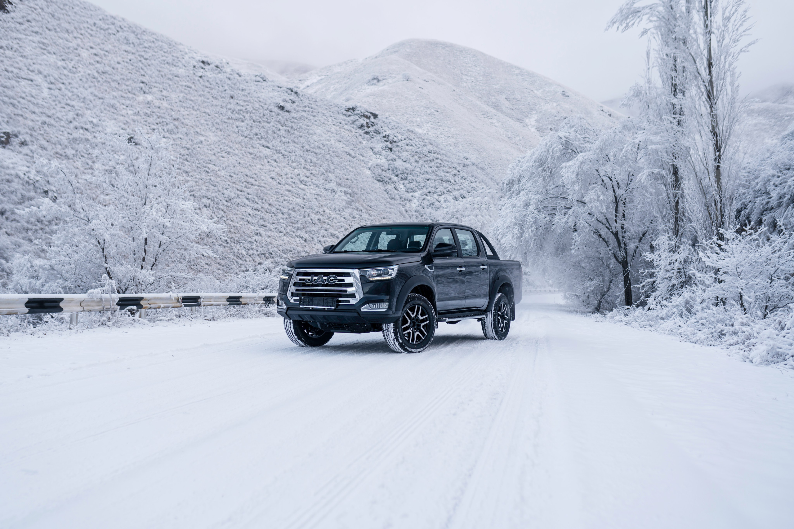 JAC T6. Чен Станислав | Автомобильный фотограф | Алматы, Казахстан