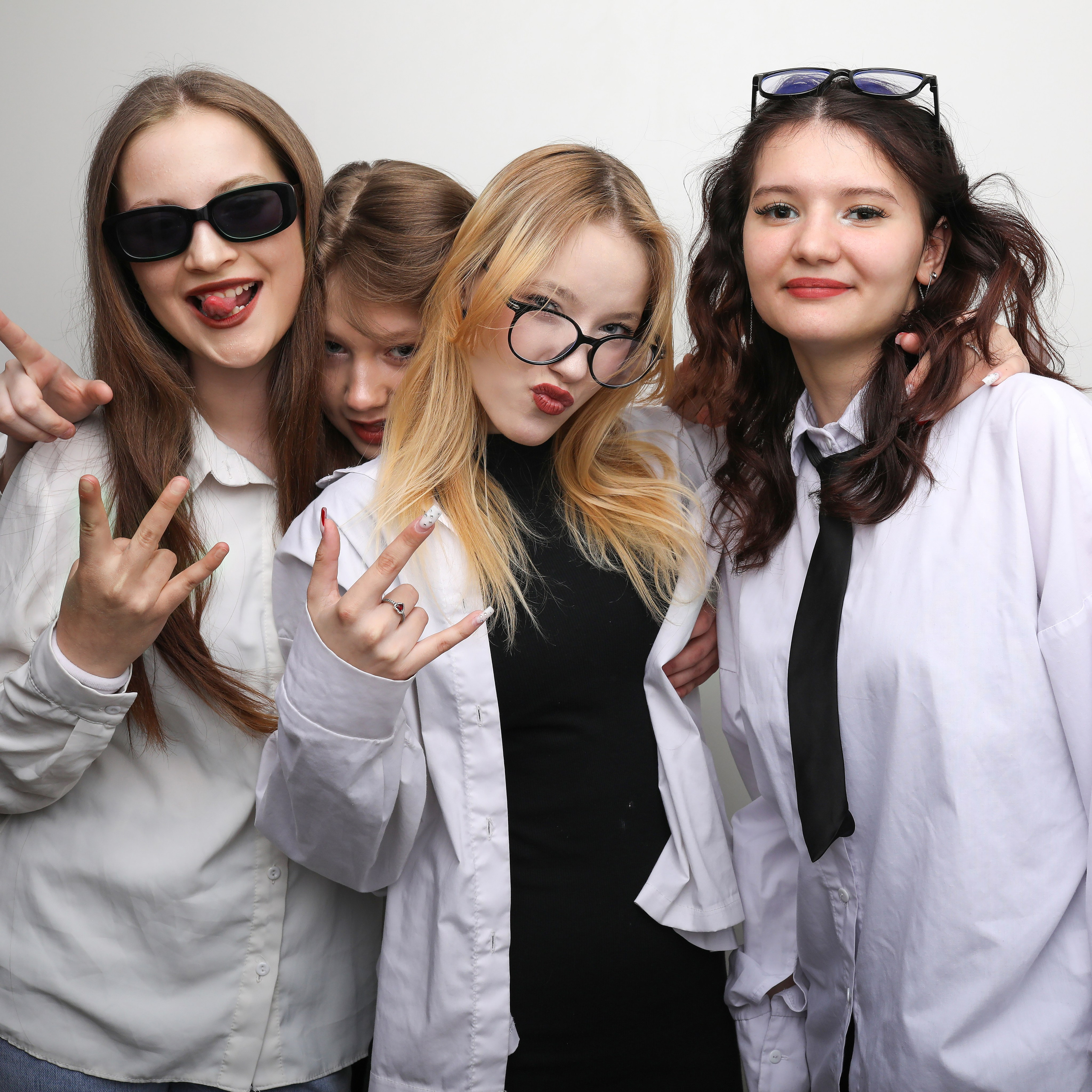 9-11 класс. Фотограф Анна Телекаева, выпускные альбомы, семейные и репортажные съемки в Омске