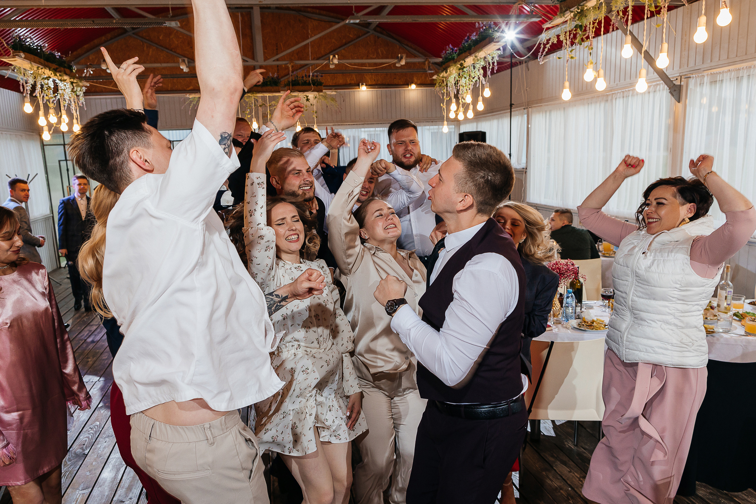 Элегантная выездная церемония в загородном клубе. Олег Сверчков | Свадебный фотограф Вологда