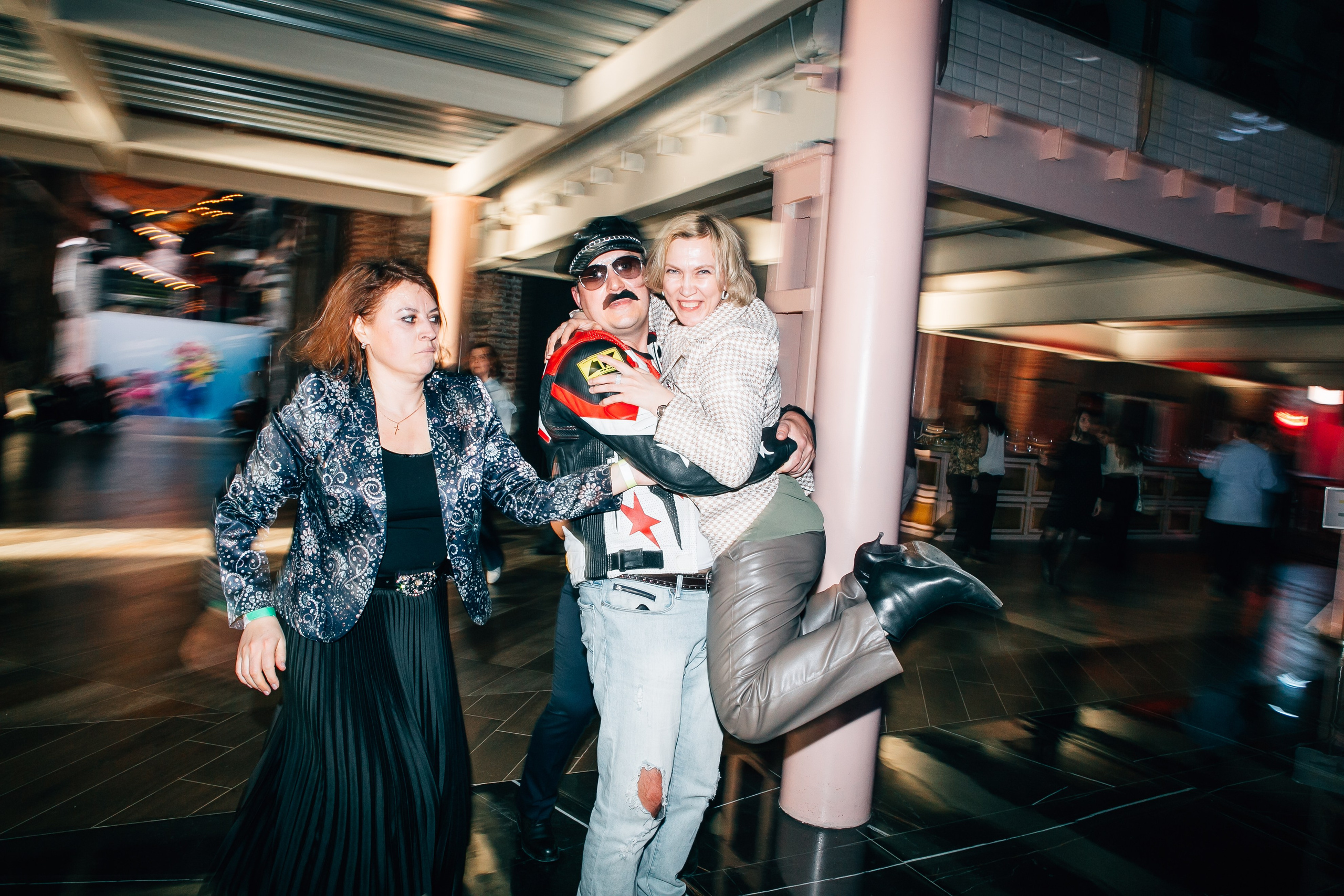 Снимал репортаж для «Газпром нефть», Газстройпром, Росатом, ОЗОН, Мегафон, ВТБ, Т-Банк, Unilever, Материа Медика Холдинг. Фотограф Serg-Epic — Сергей Клепиков