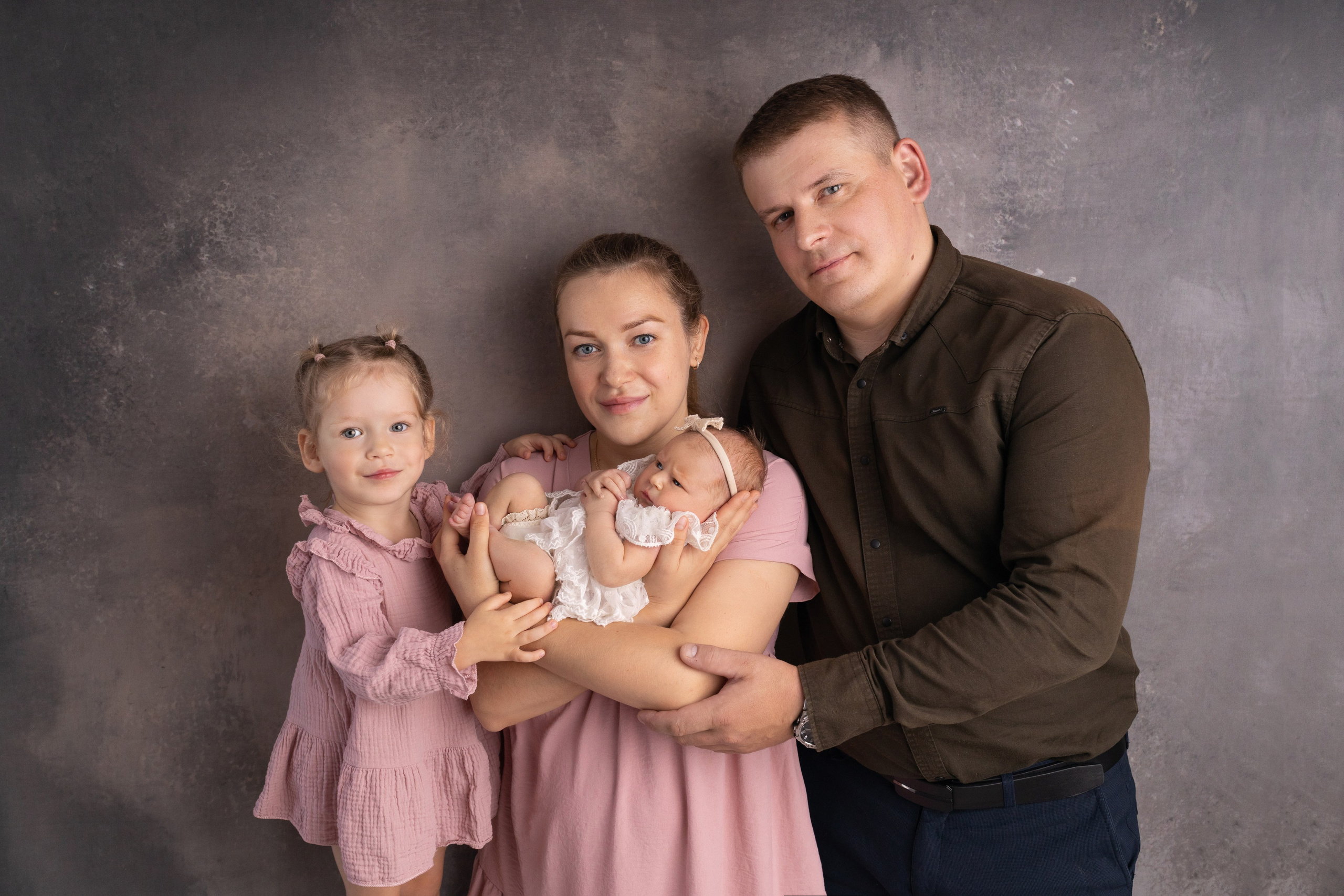 Семейные кадры от Elvira Kamaeva. Фотограф новорожденных малышей в Омске и Омской области Эльвира Камаева