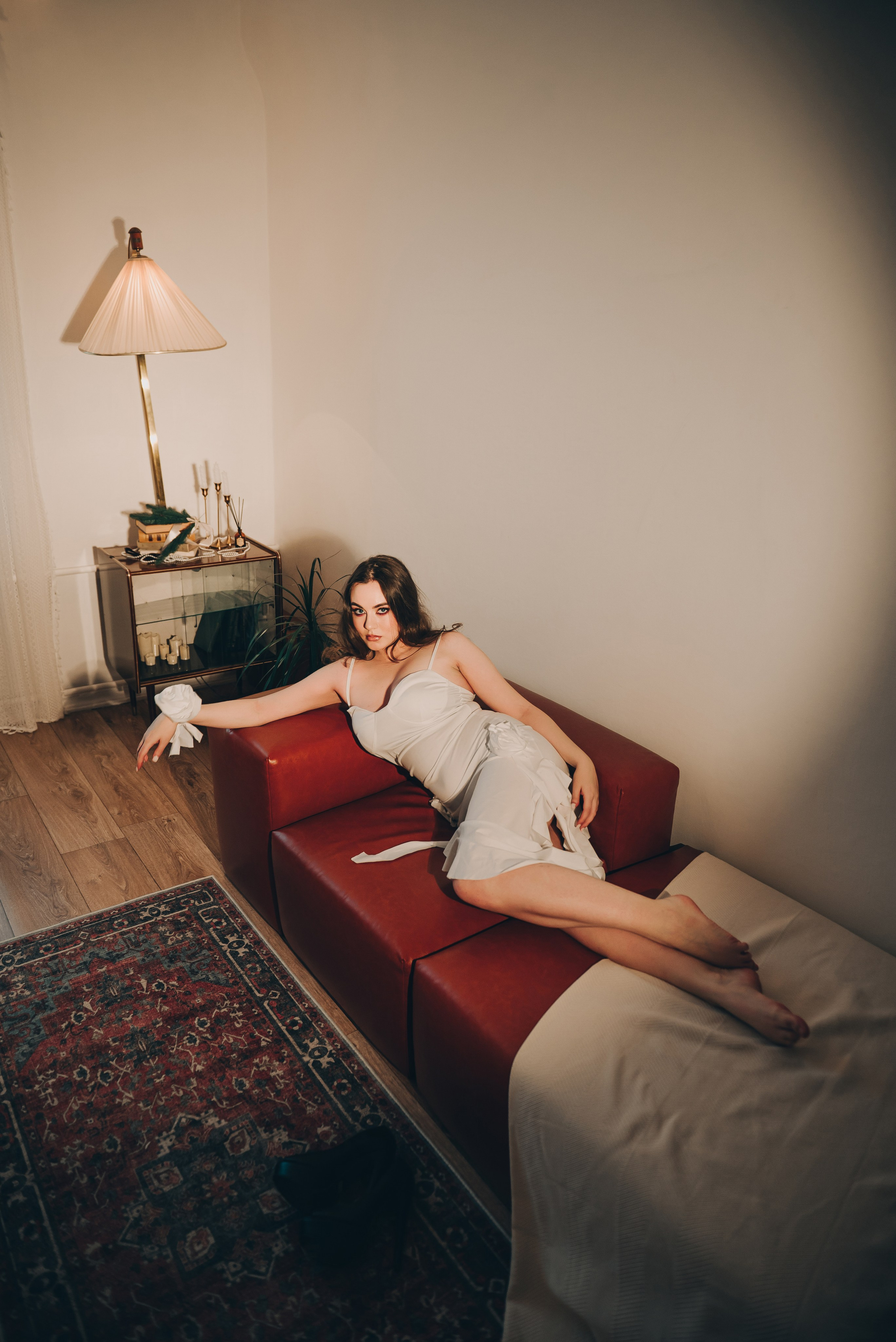 Женская фотосессия в элегантном платье в г. Кемерово