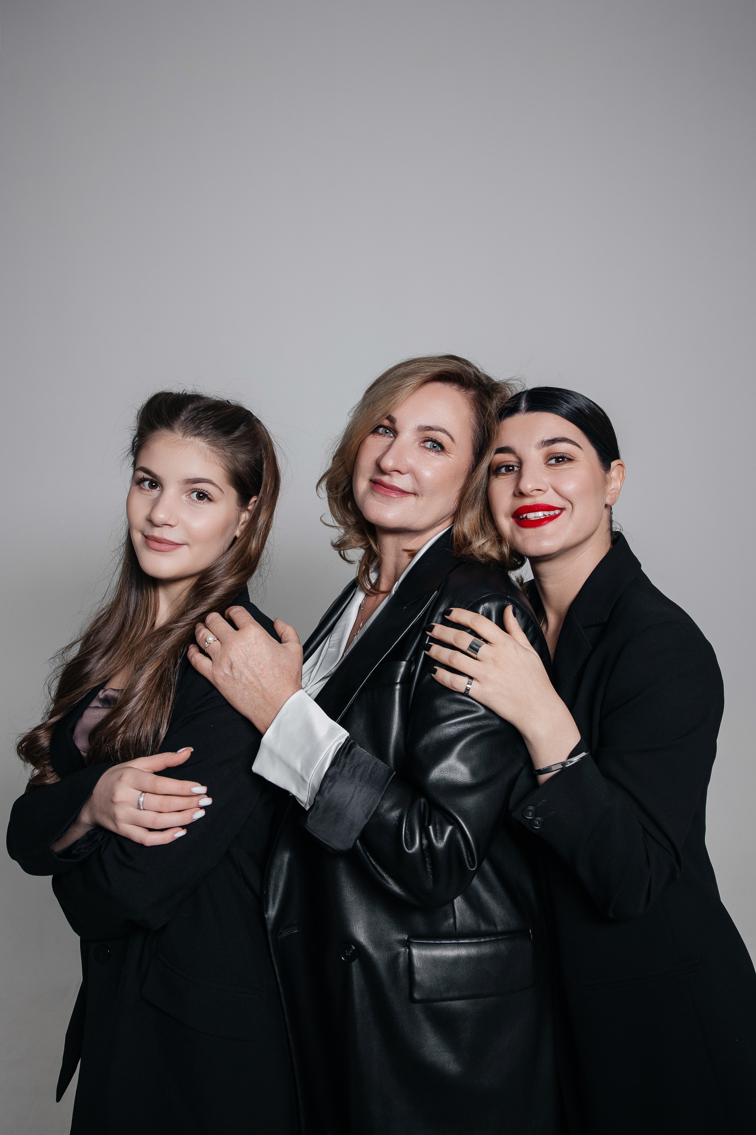 Юлия, Светлана, Александра. Фотограф Денис Лесковский (Тюмень)