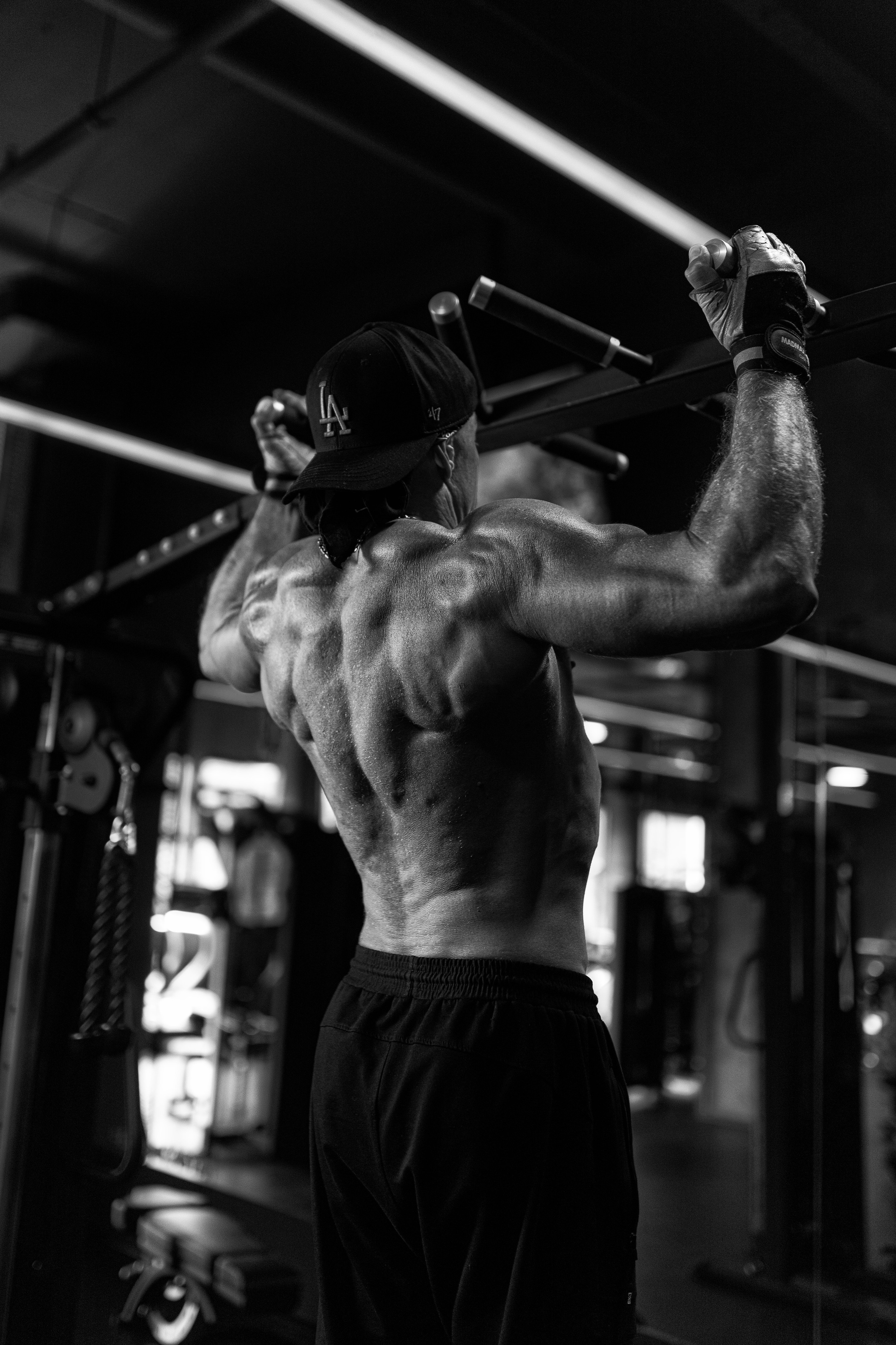 Съемка с Александром в тренажерном зале для контента. Дмитрий Шульгин, портретный фотограф в Воронеже