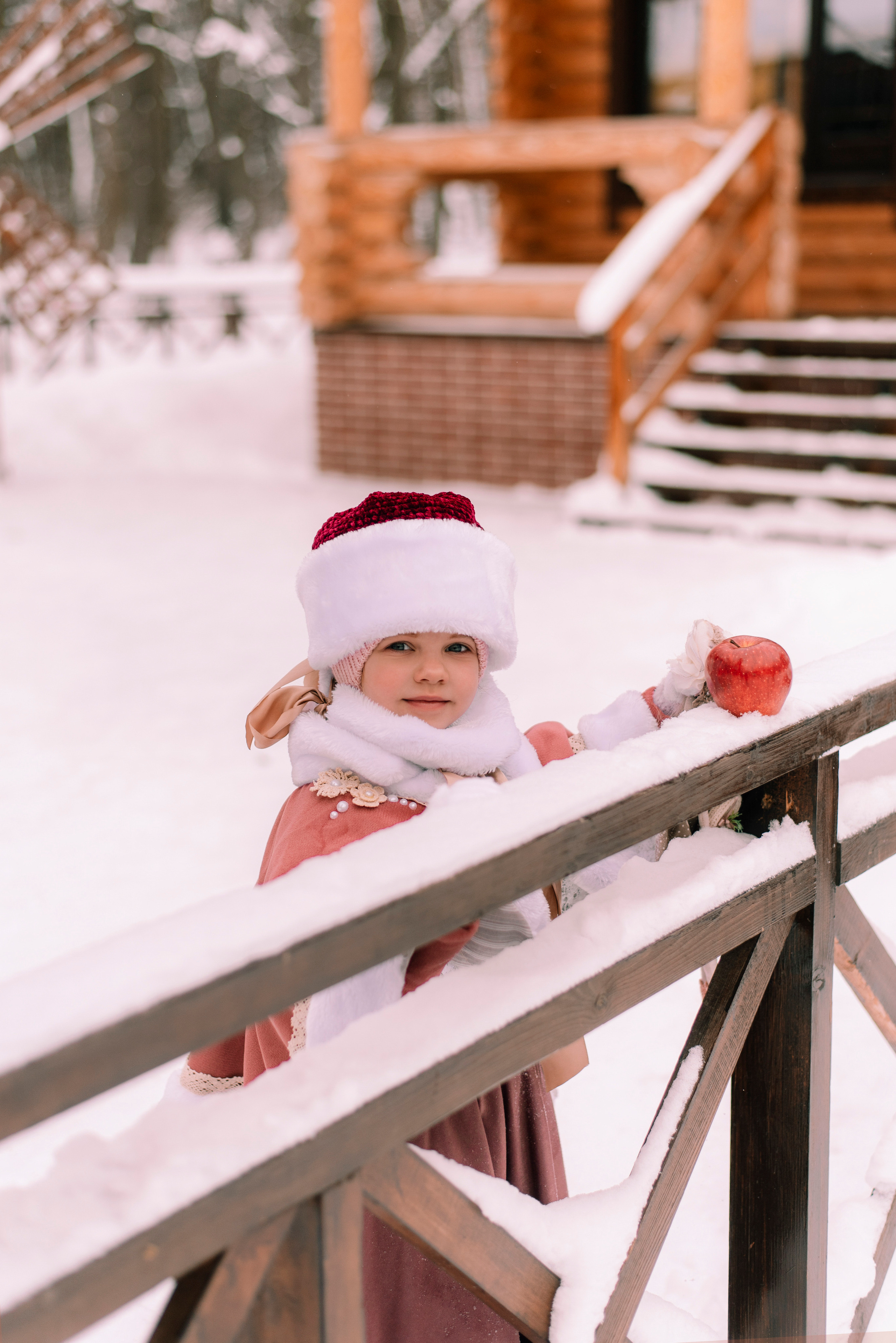 детская фотосессия, в русском стиле, яблоко, зима, снег