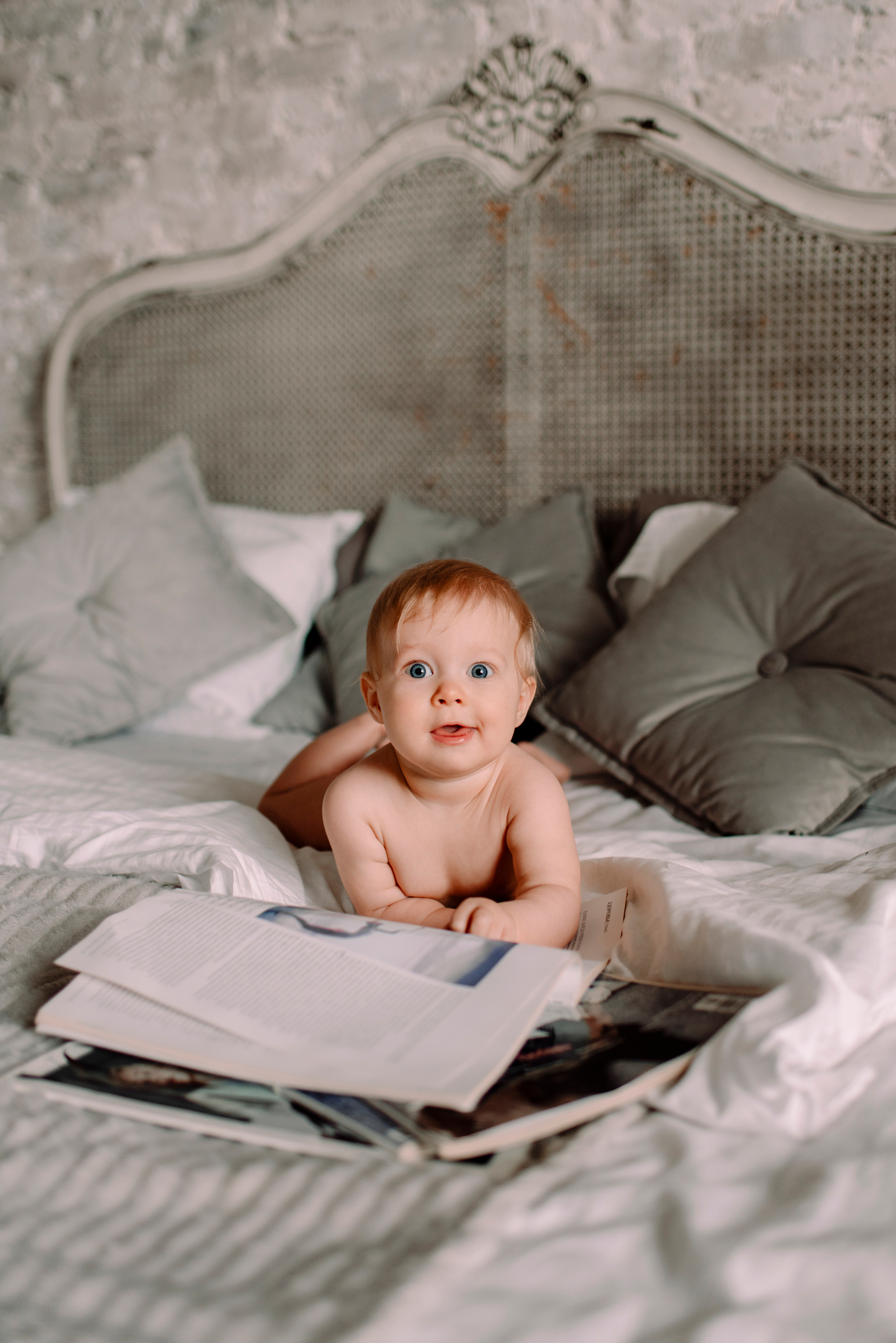 семейная фотосессия, на кровати, малышка