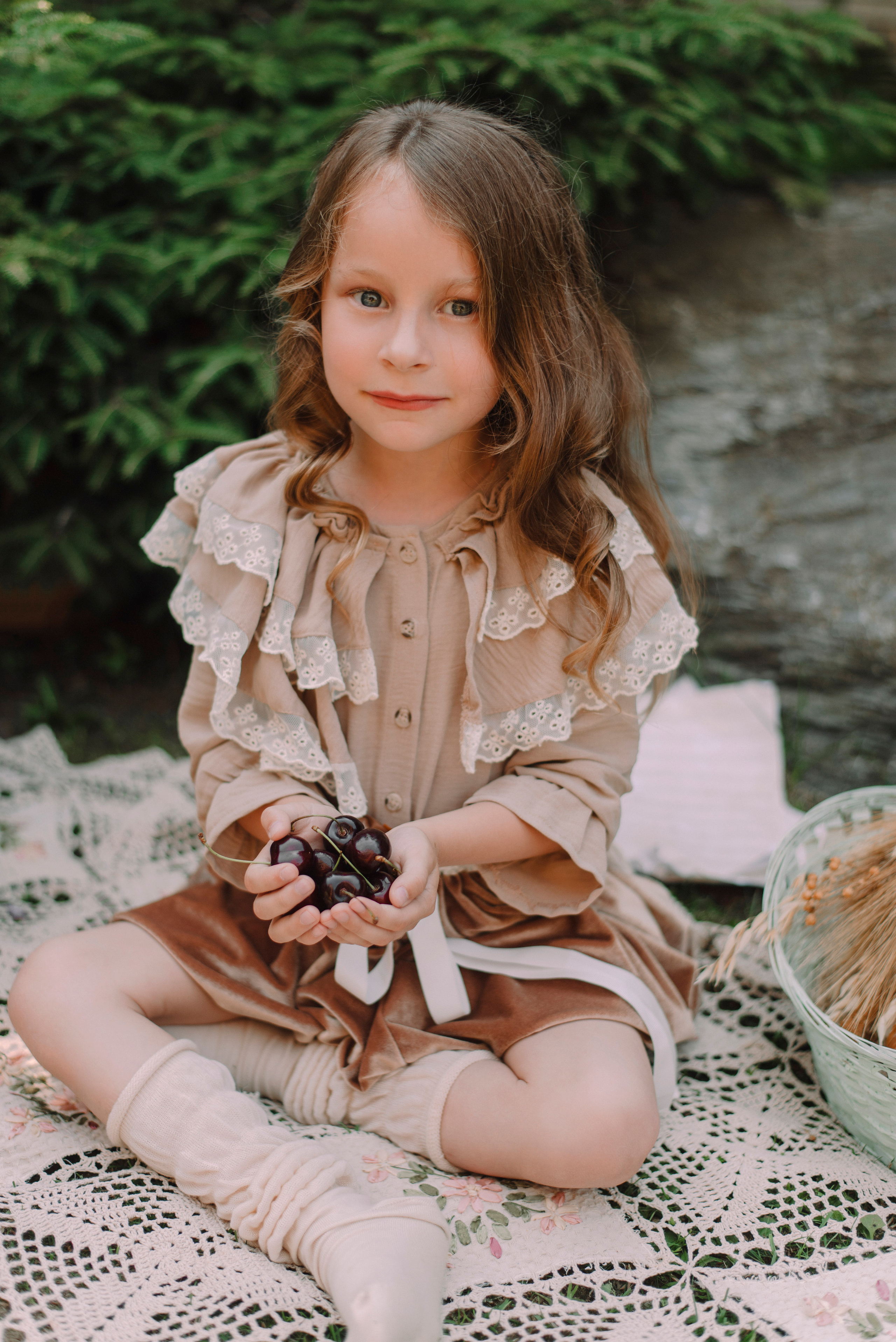 черешня, детская фотосессия, в стиле винтаж, лето, цветы, локоны