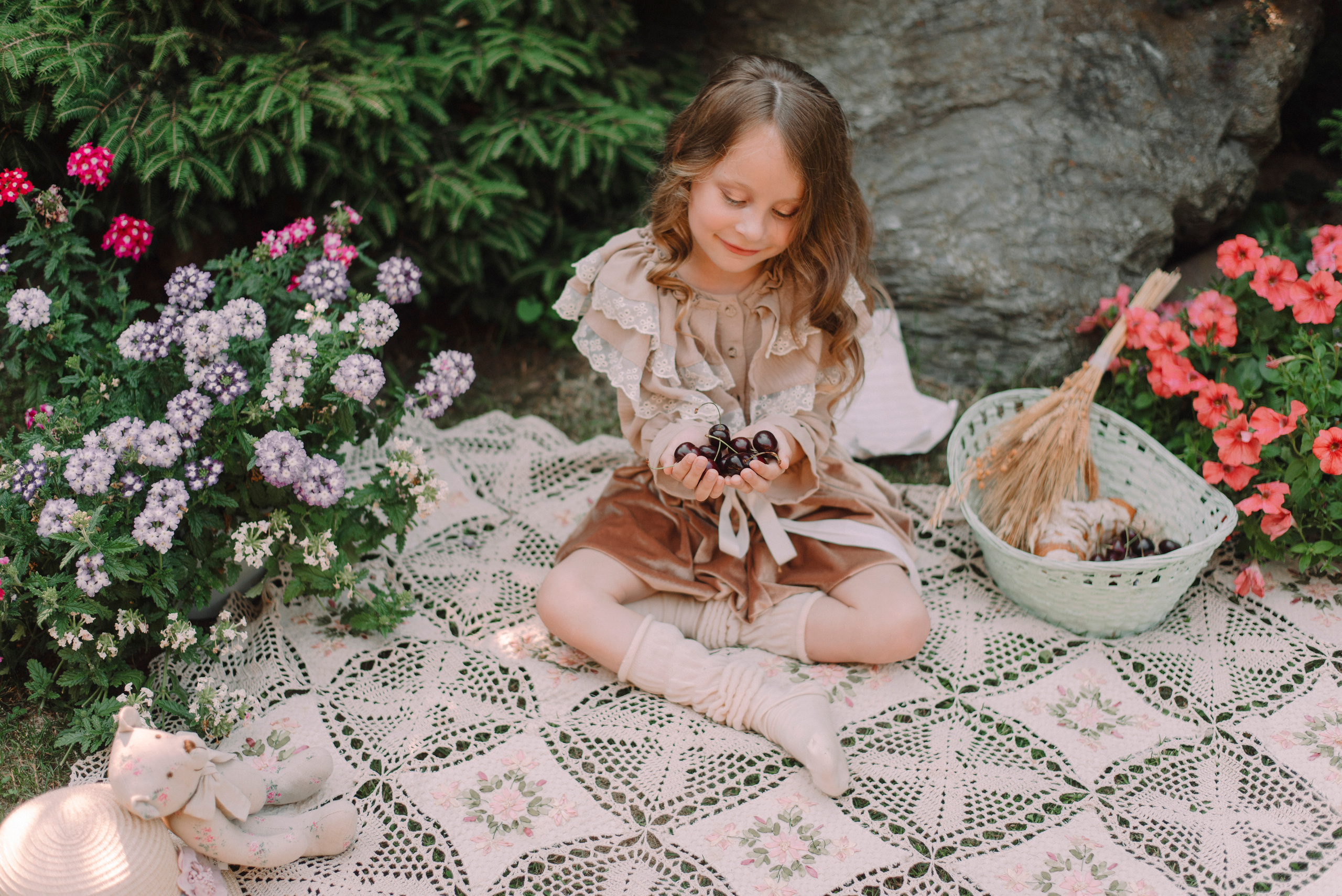черешня, детская фотосессия, в стиле винтаж, лето, цветы, локоны
