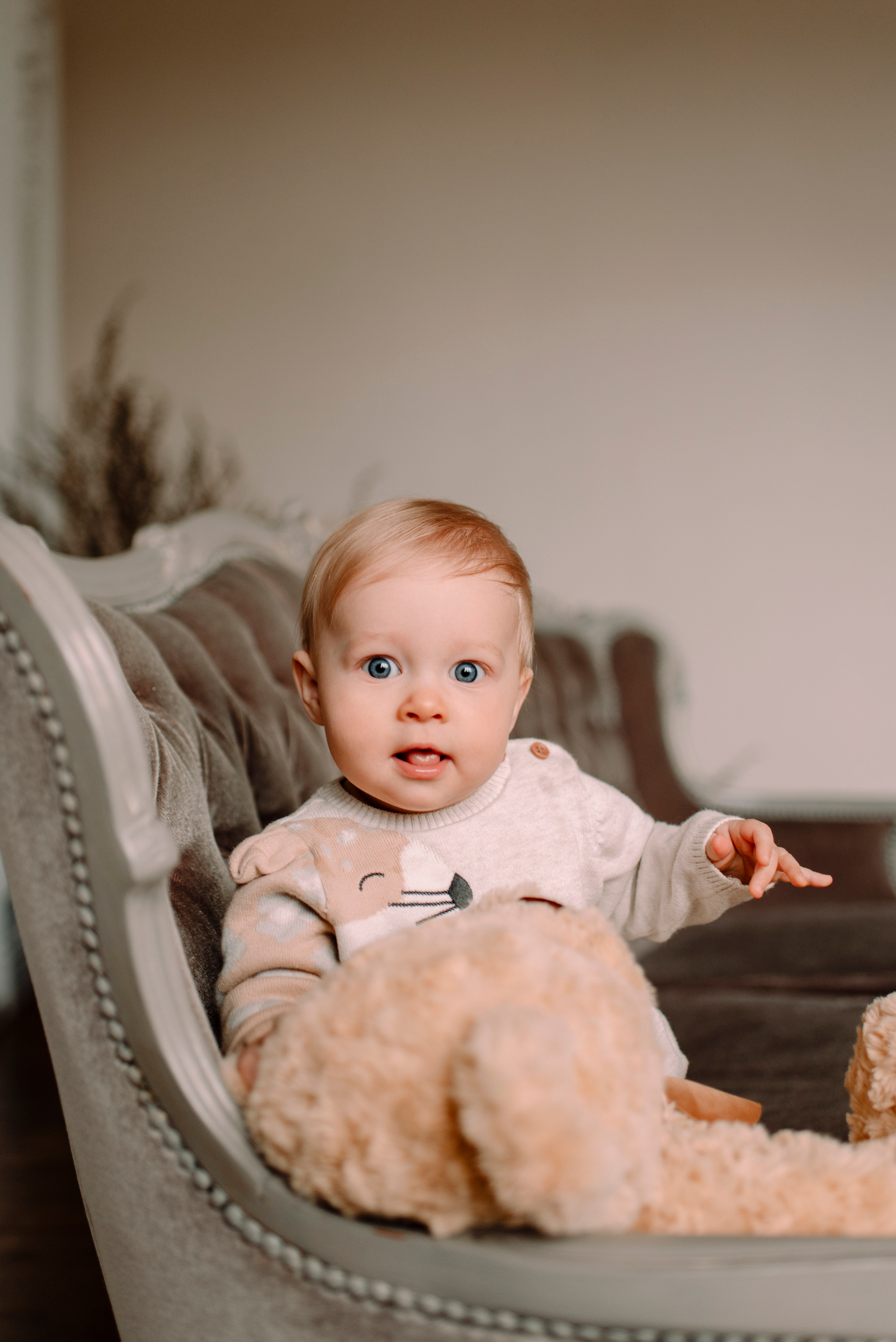 семейная фотосессия, улыбки, осенние, бежевый цвет, малышка, фотосъемка в Рязани, фотостудия