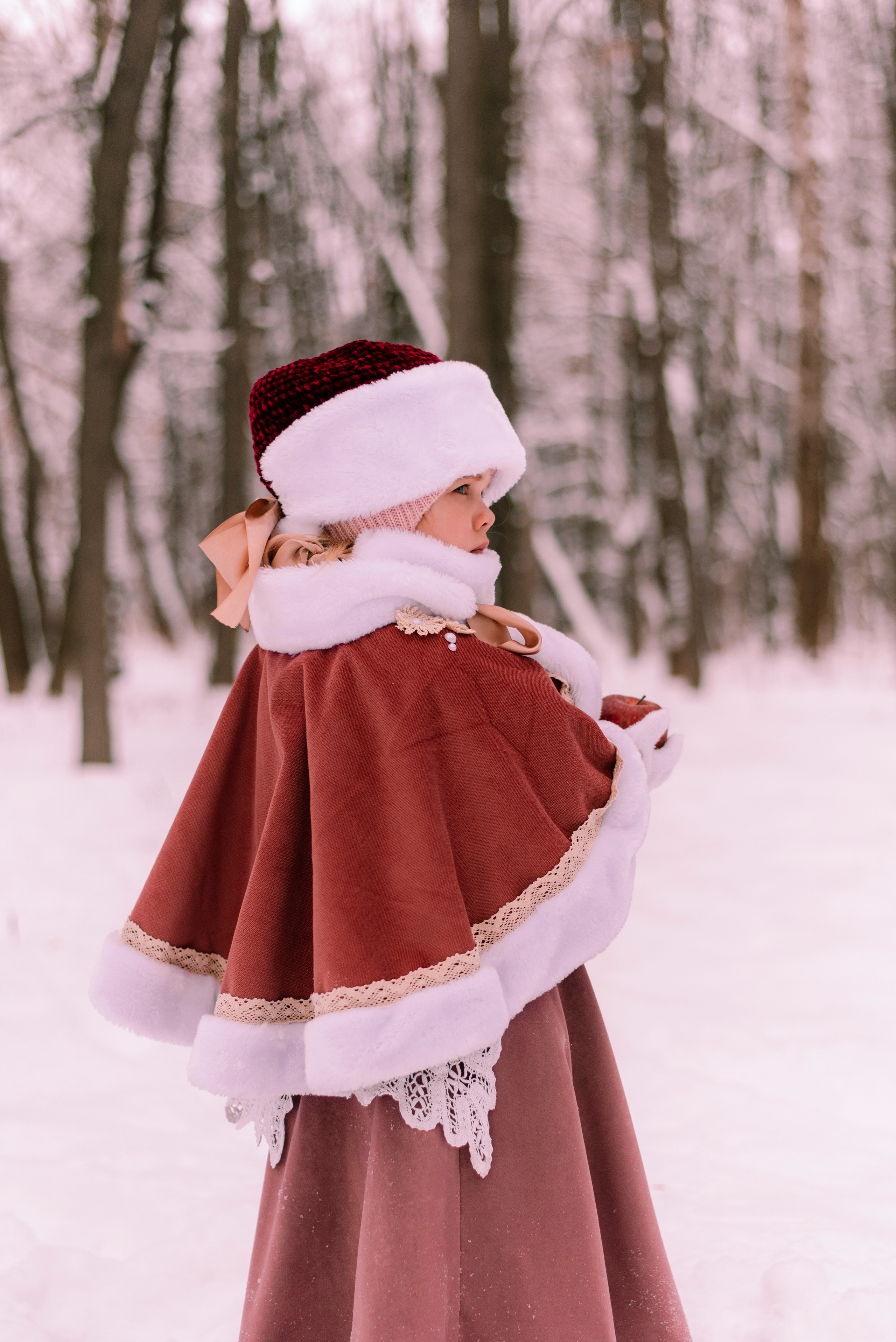 детская фотосессия, в русском стиле, зима, снег, розовый, девочка