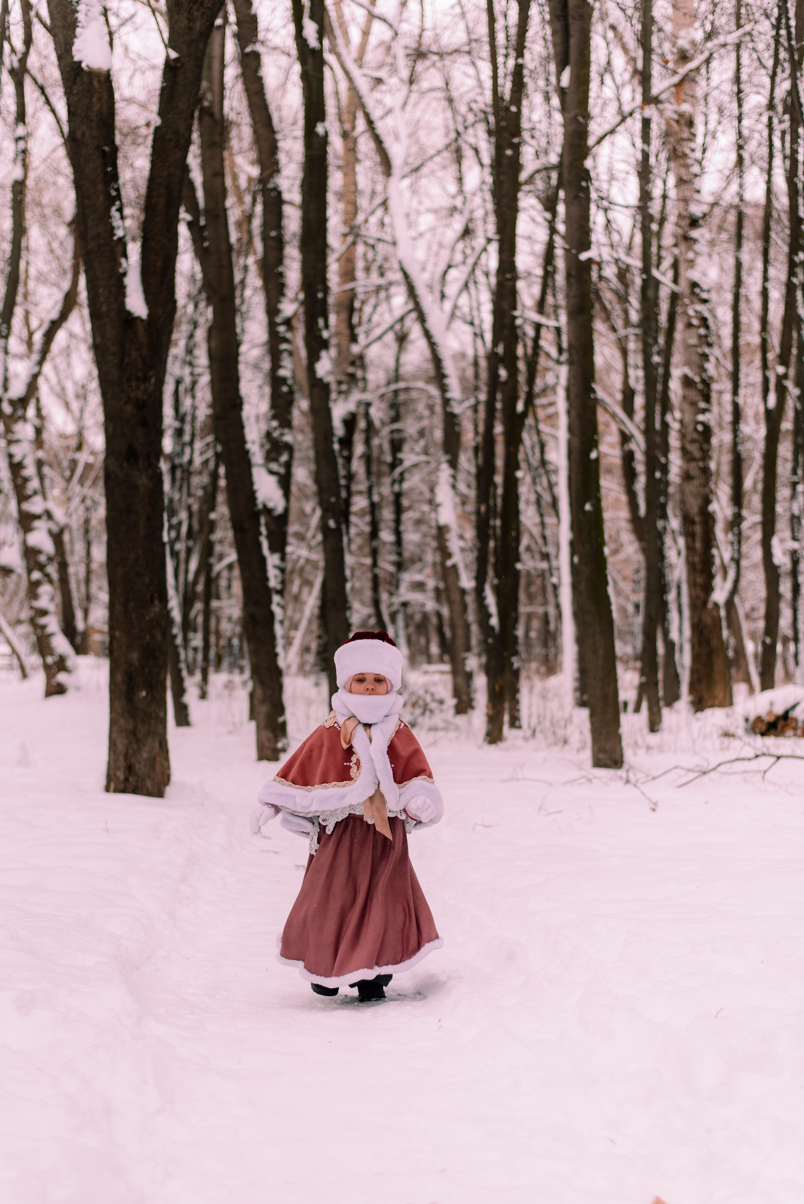 детская фотосессия, в русском стиле, зима, снег, розовый, девочка