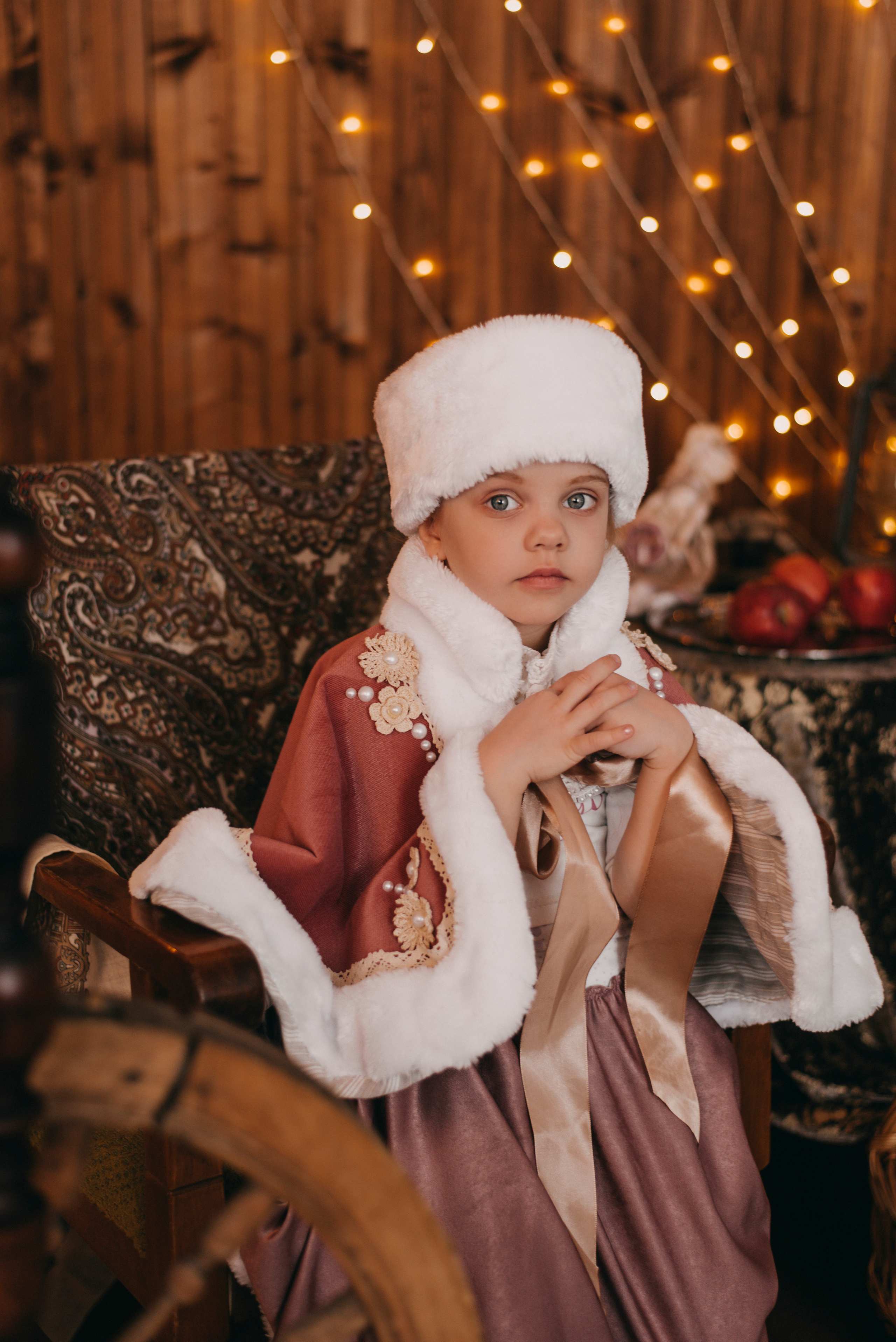 детская фотосессия, в русском стиле, яблочко, зима