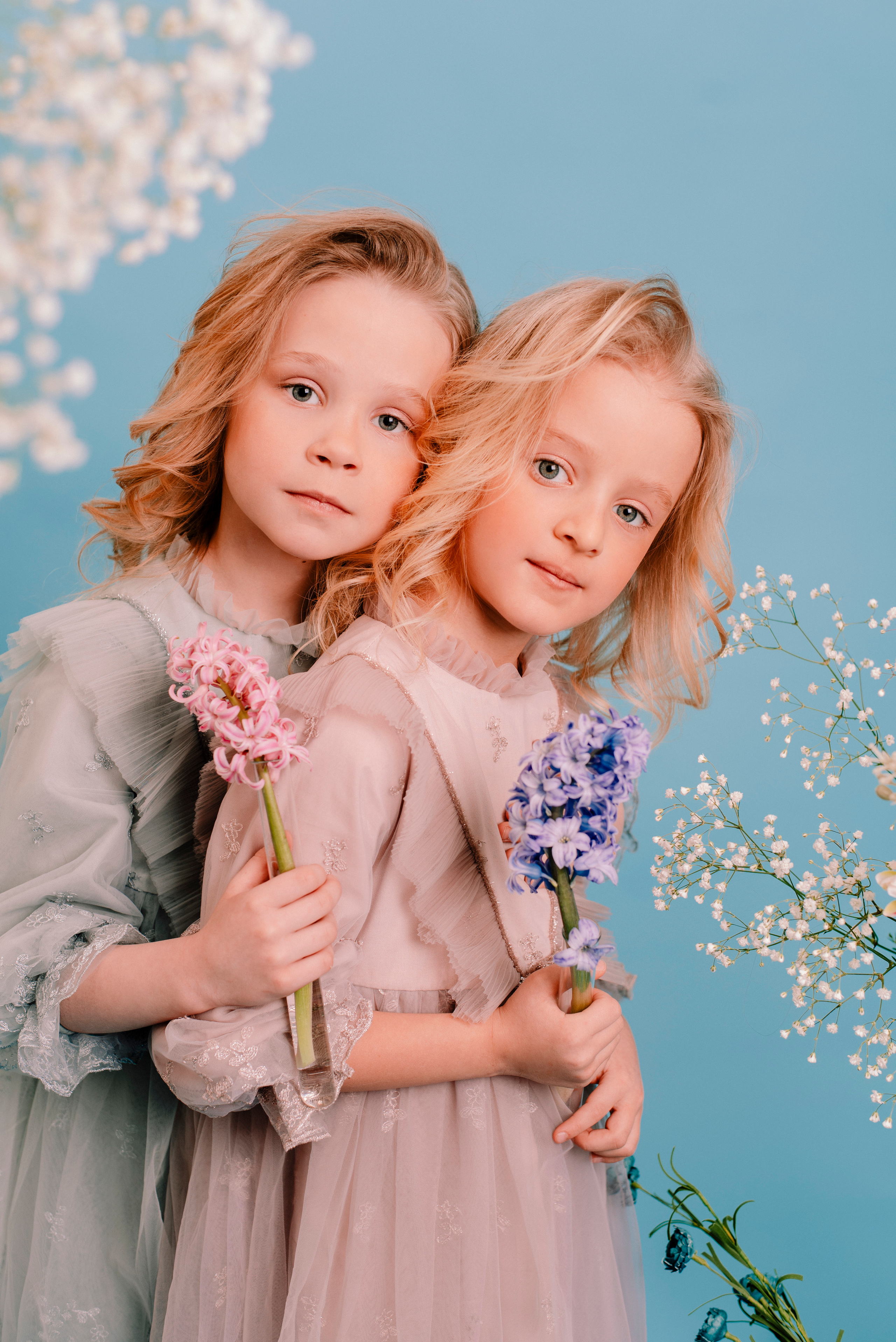 Саша и Алиса