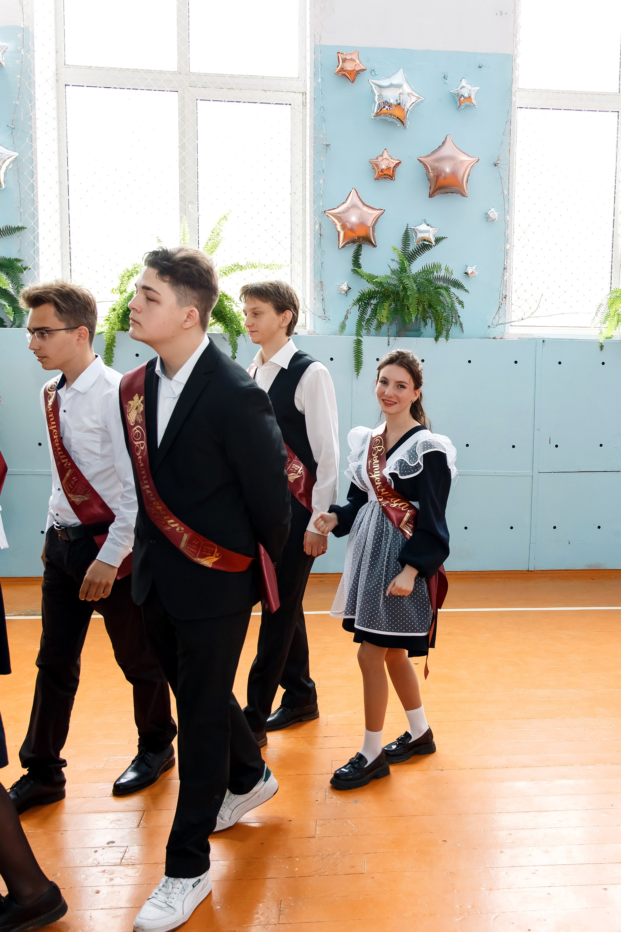 11 класс Последний звонок. Фотограф Любовь Корниенко, Примоский край