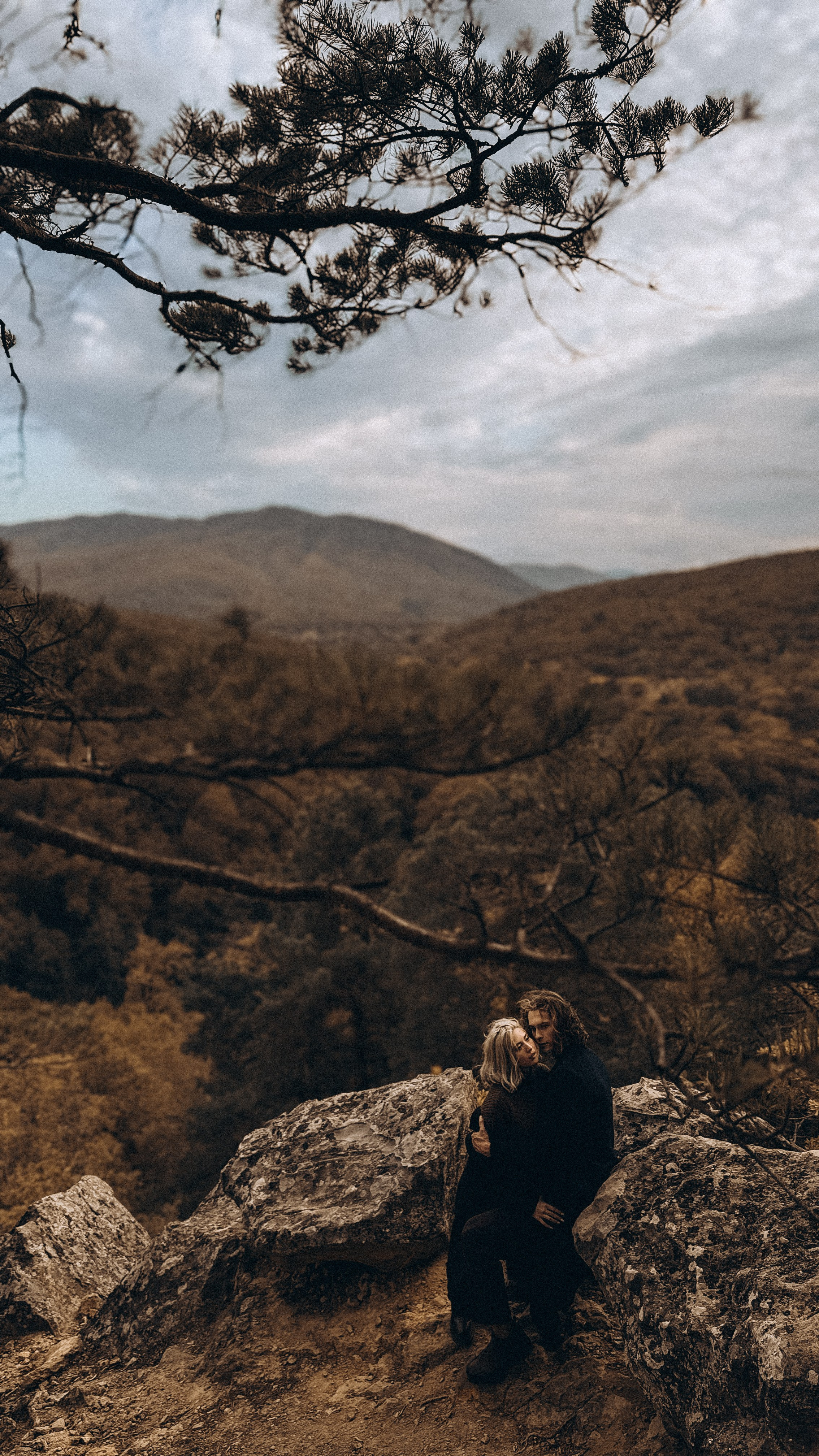 Свадебный фотограф для вашей идеальной свадьбы. Искренние эмоции, стильные кадры. Съемка в городе, на природе, в зале. Профессиональная обработка, естественная эстетика. Нежные и атмосферные фотографии для вас.