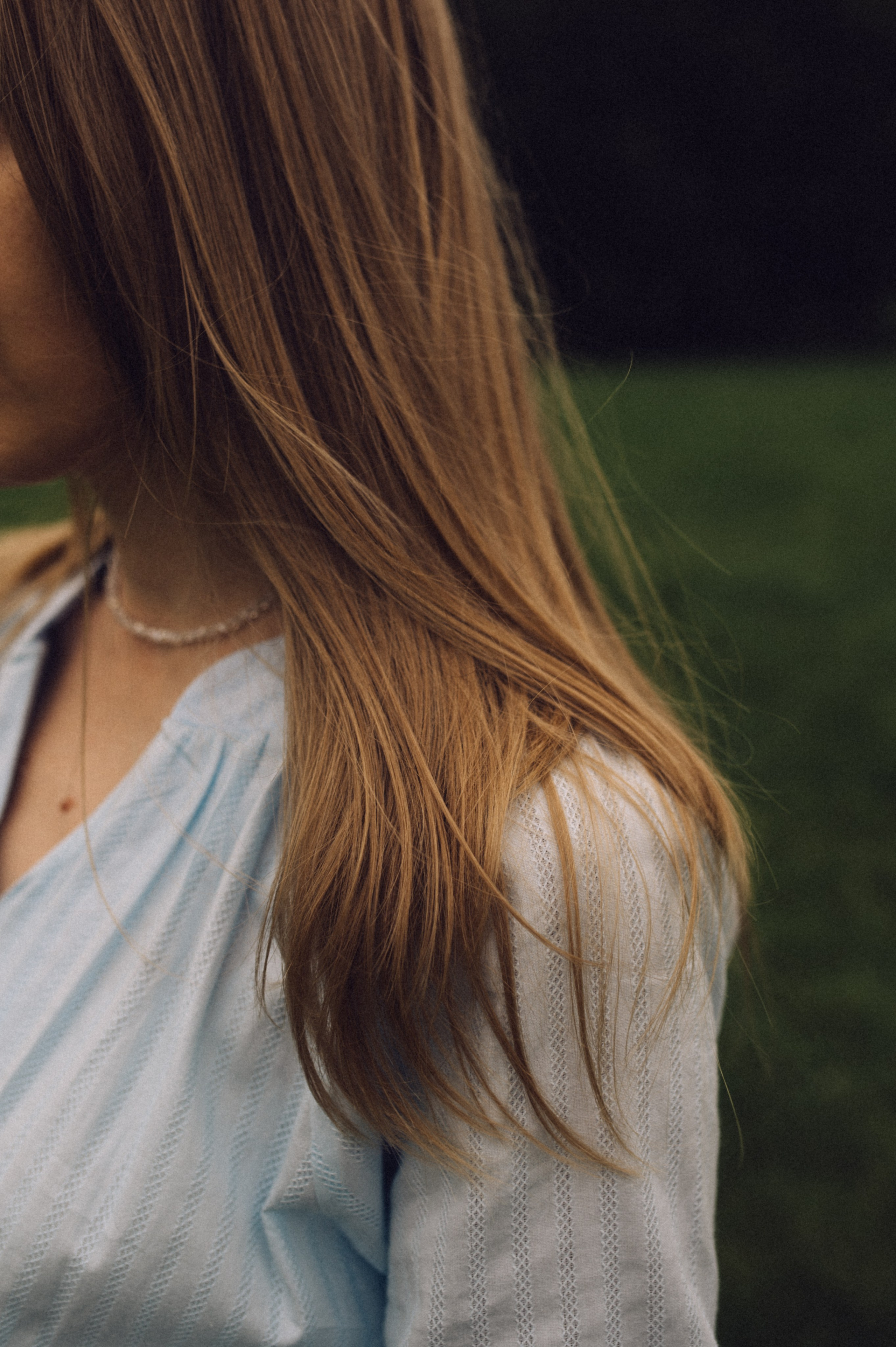 Ветер в волосах, нежность и поцелуи🤍. Лайфстайл фотограф в Москве Серебрянская Фаина