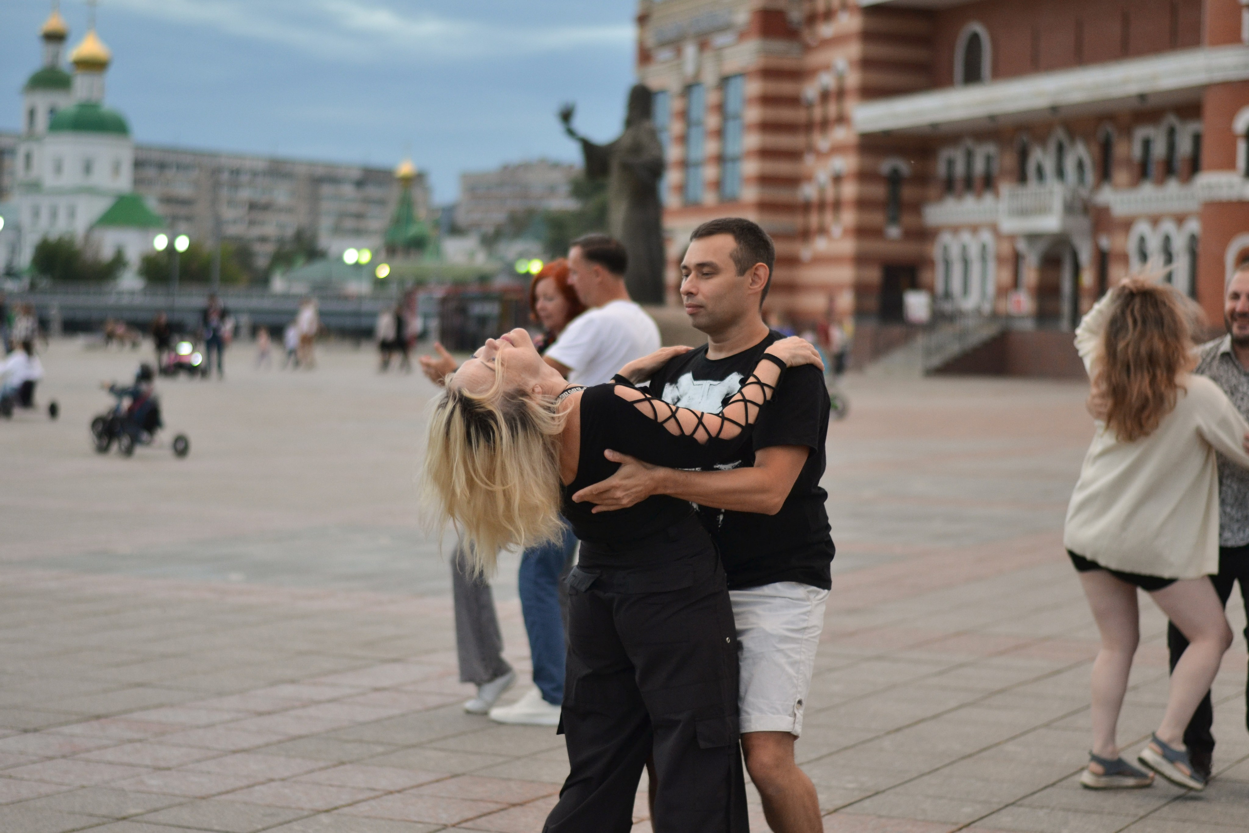 Оупен. Семейный и свадебный фотограф в Йошкар-Оле Виктор Крайт