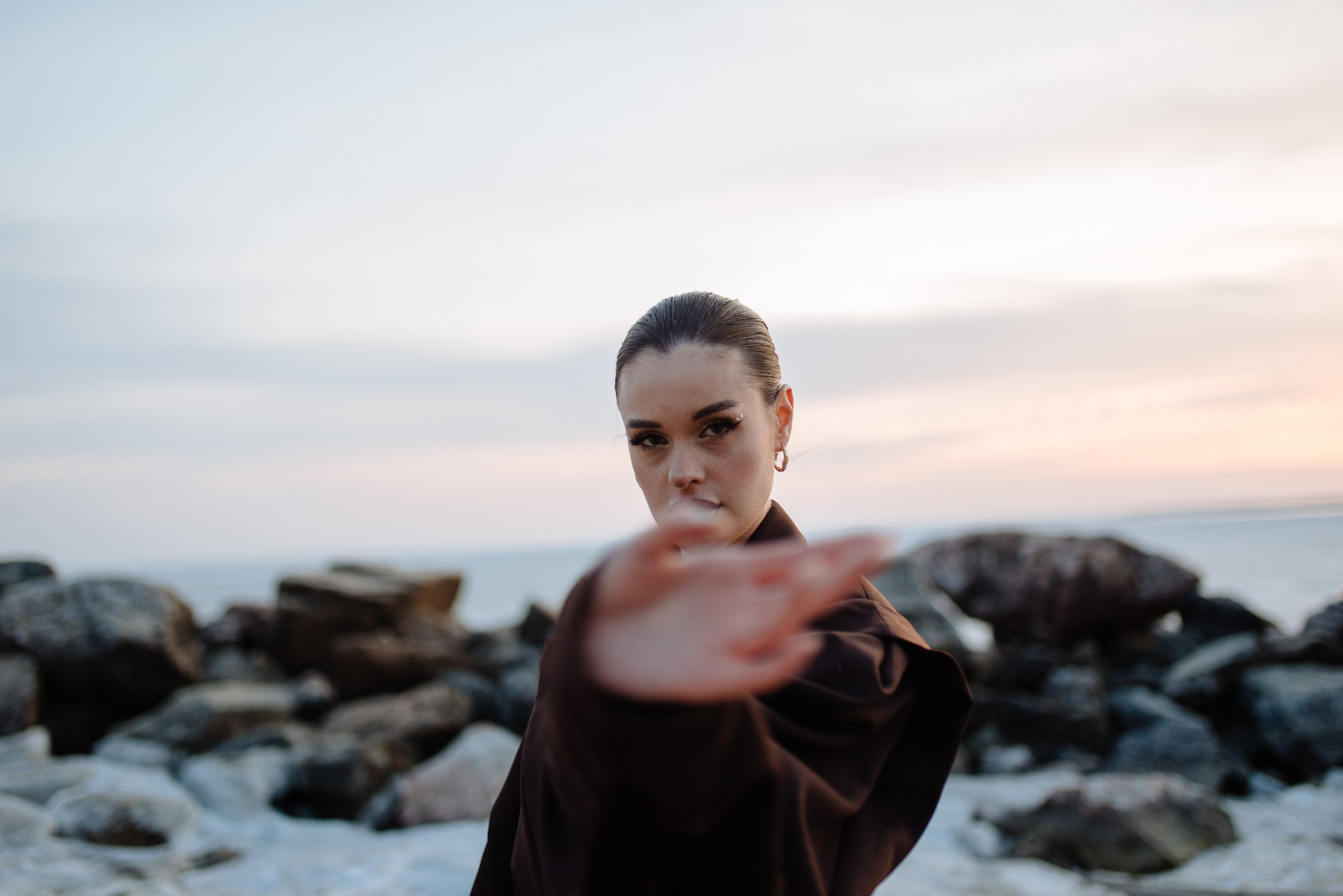 Уличная фотосессия на пляже: журнальный стиль | Фотограф Дарья Едапина. Фотограф Дарья Едапина Новосибирск