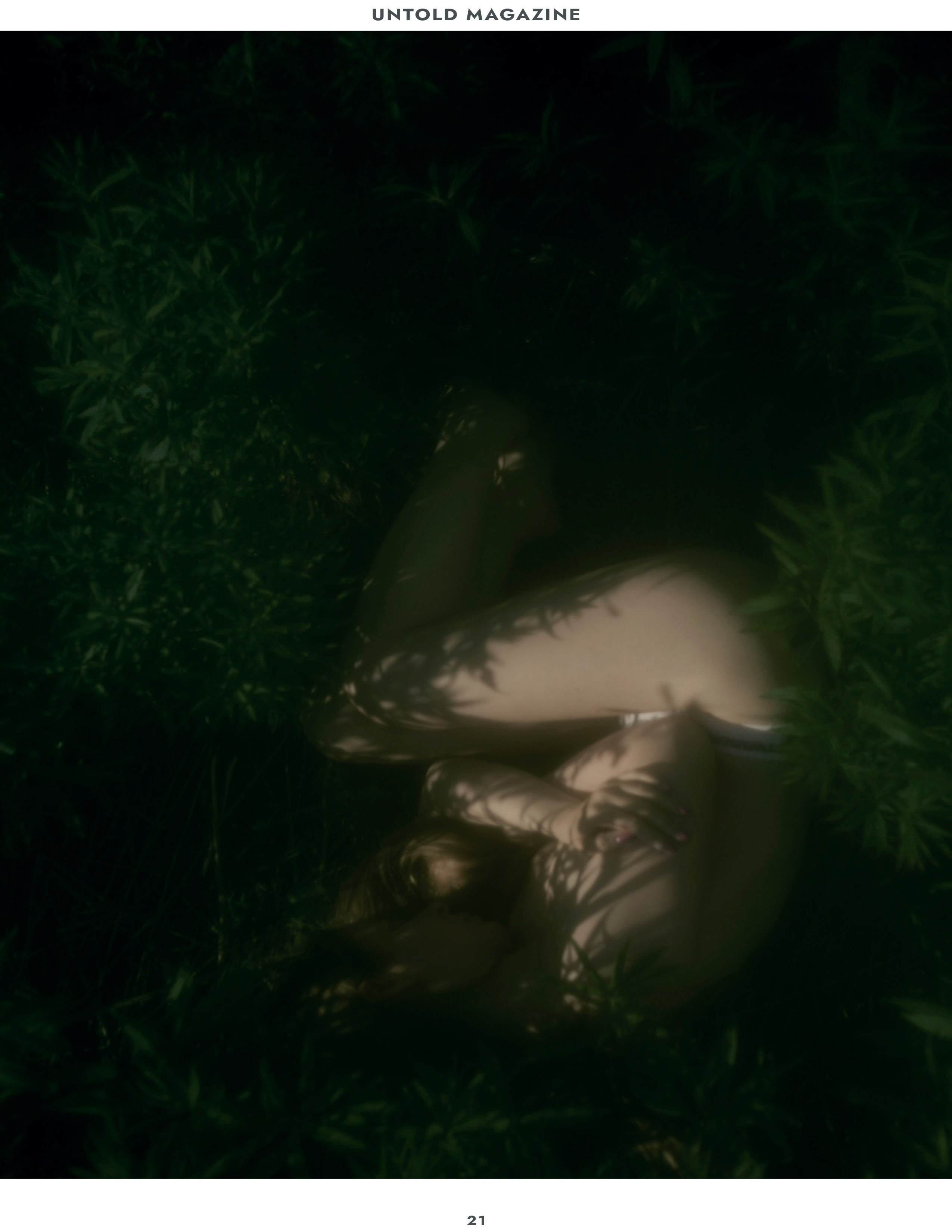 Съёмка для Untold magazine, фотограф Рязанов Антон - девушка в белье силуэт