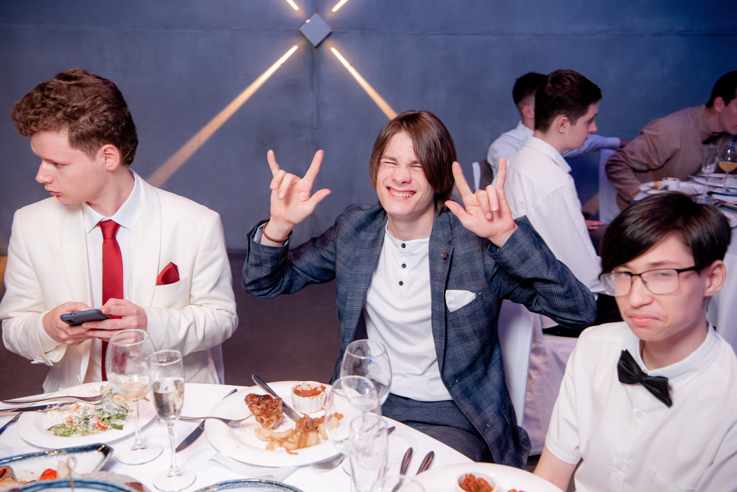 140 Школа. Вручение и Банкет. Сити Холл. Фотограф в Волгограде и Волжском Александр Горбань